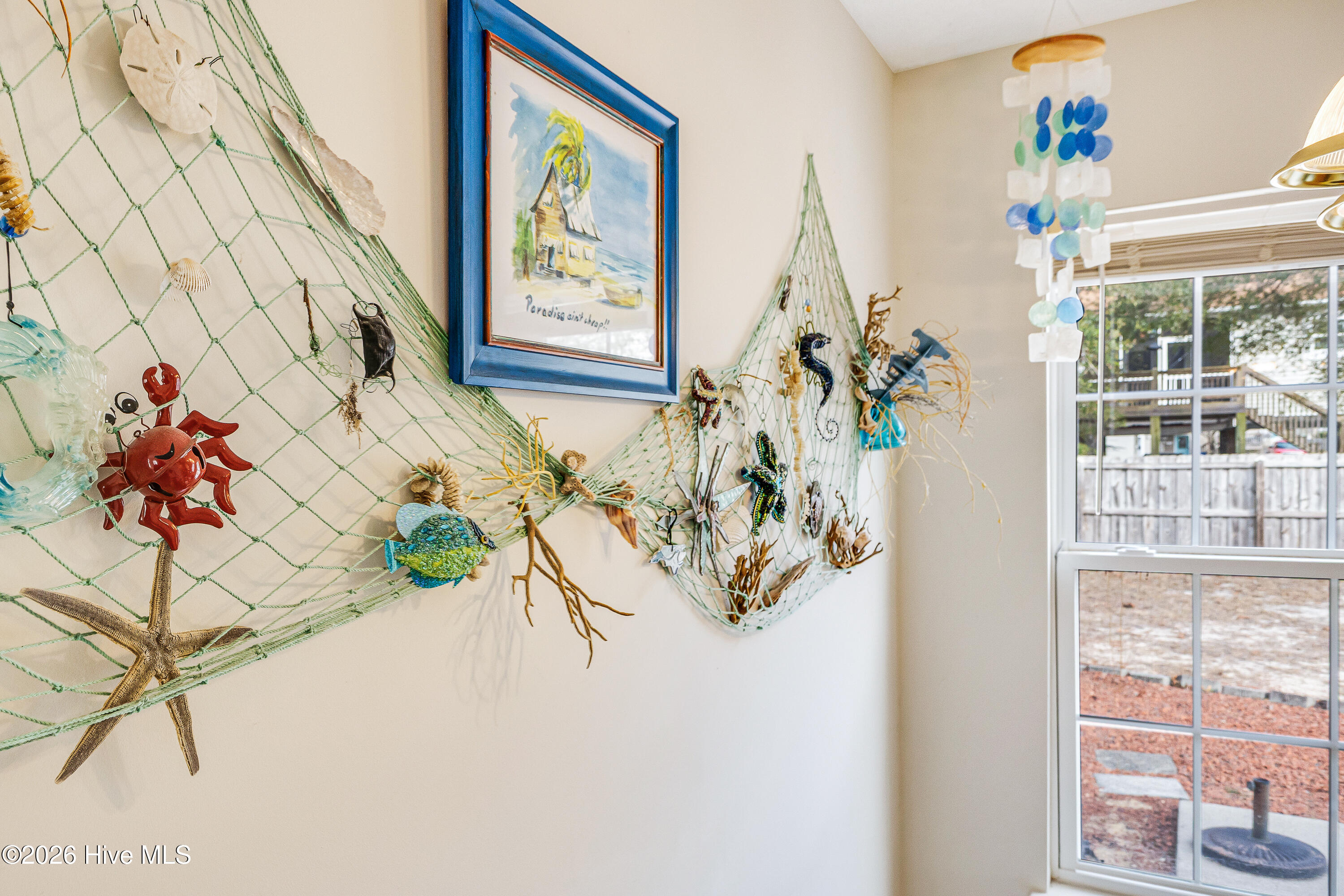 100558726 | Photo 26