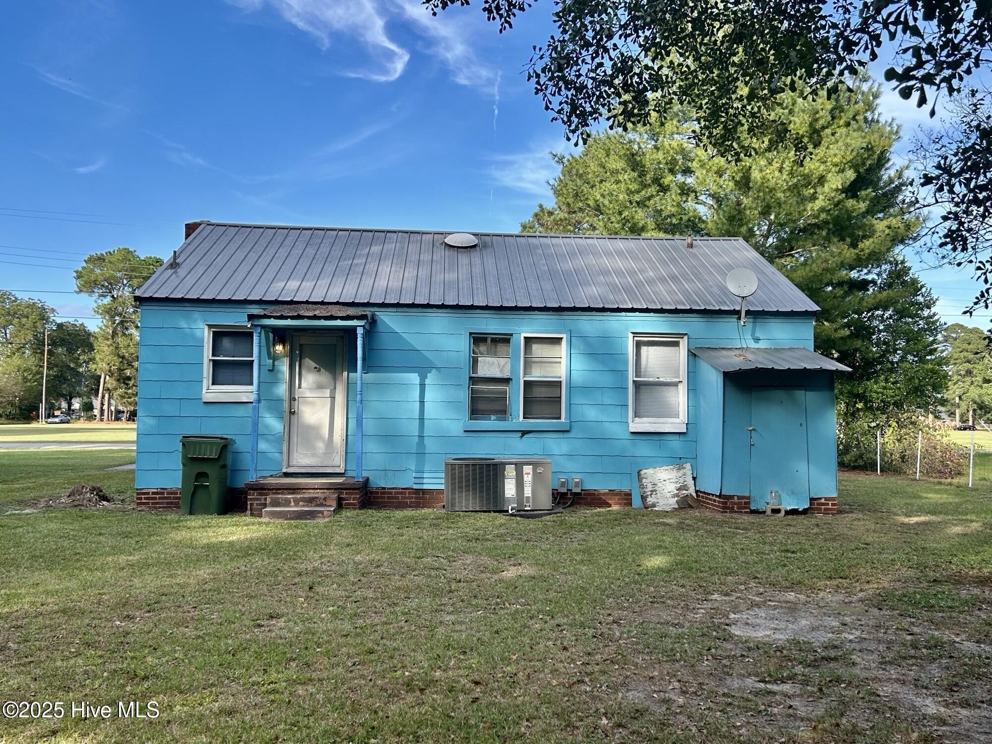 Homes for sale in Maxton, NC | 503 W Scotland St, Maxton, NC 28364 | MLS# 100535261