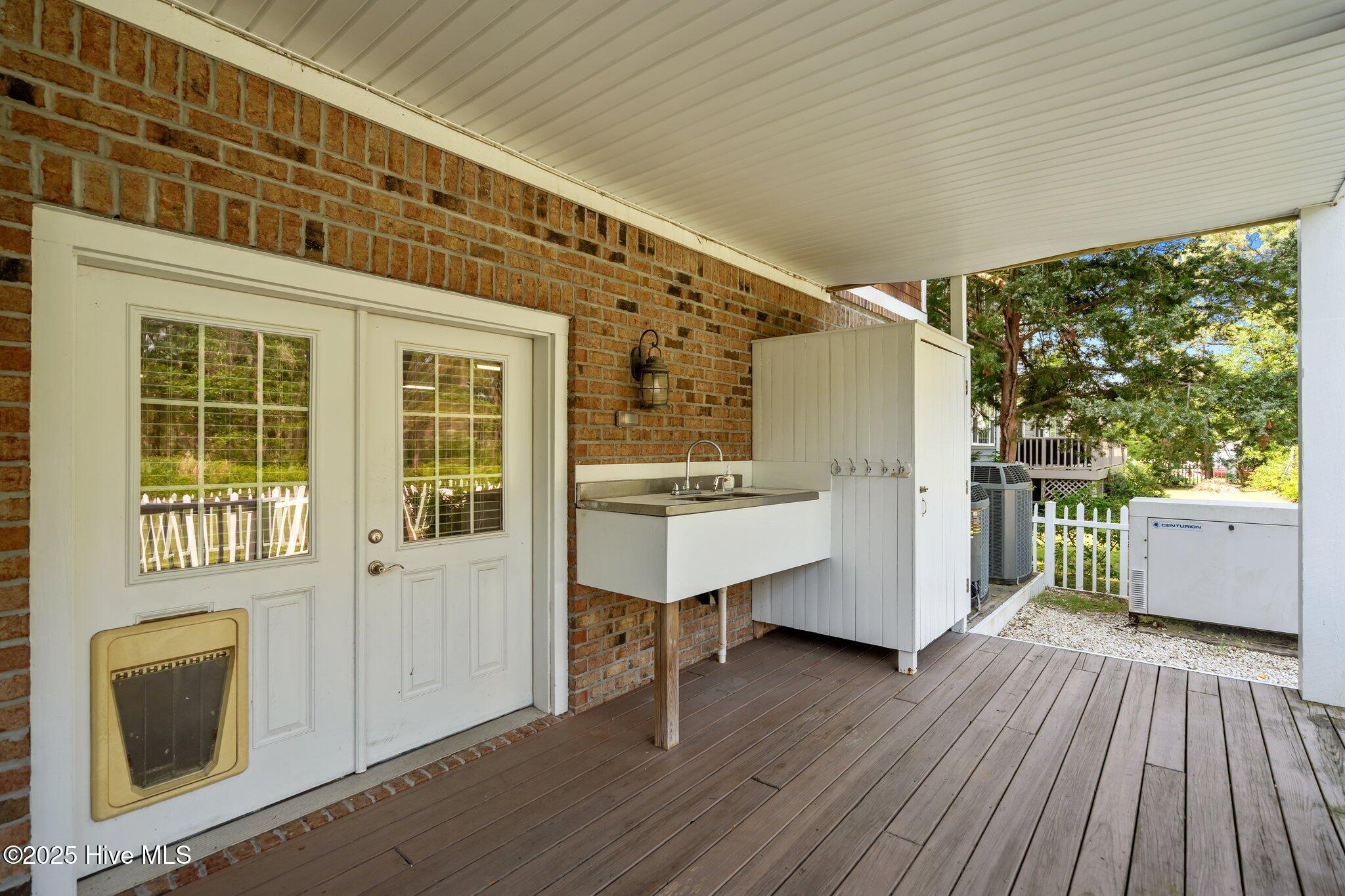 100513091 | Photo 87