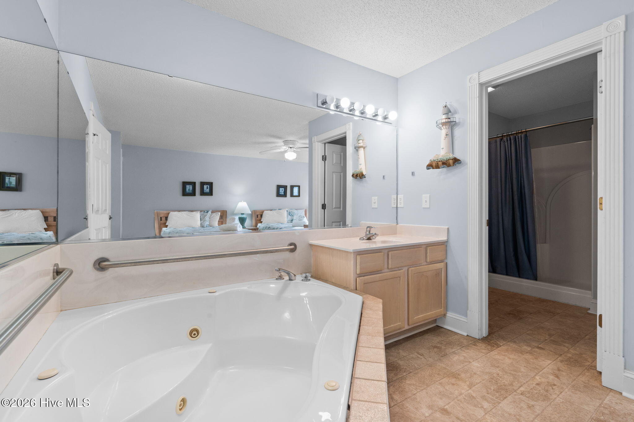 100562565 | Photo 18