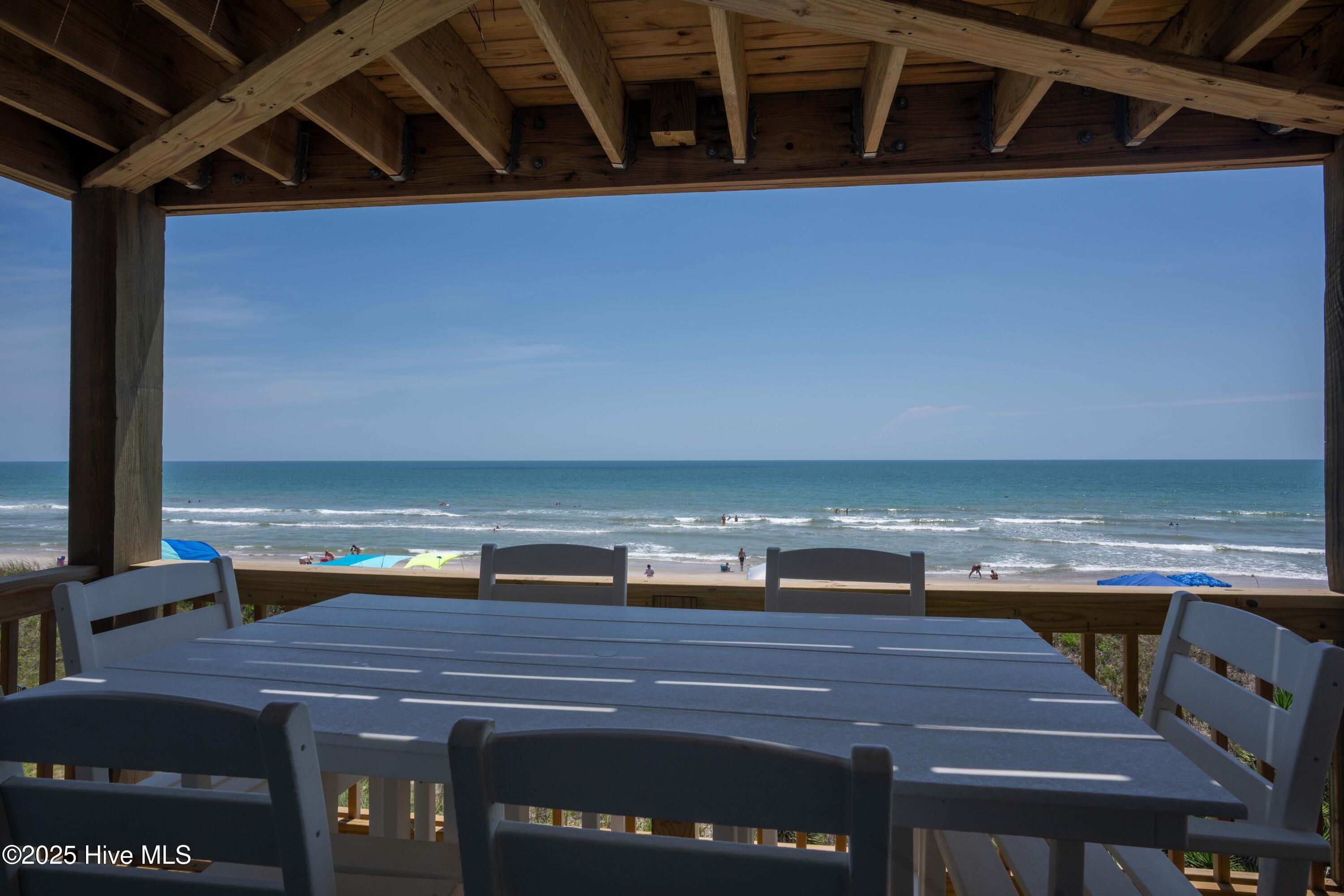 100550586 | Photo 16