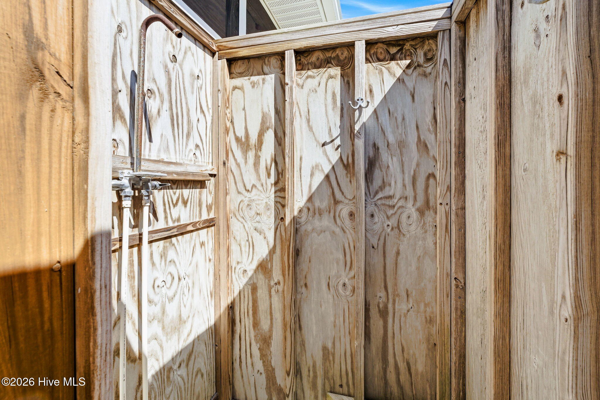 100568157 | Photo 42