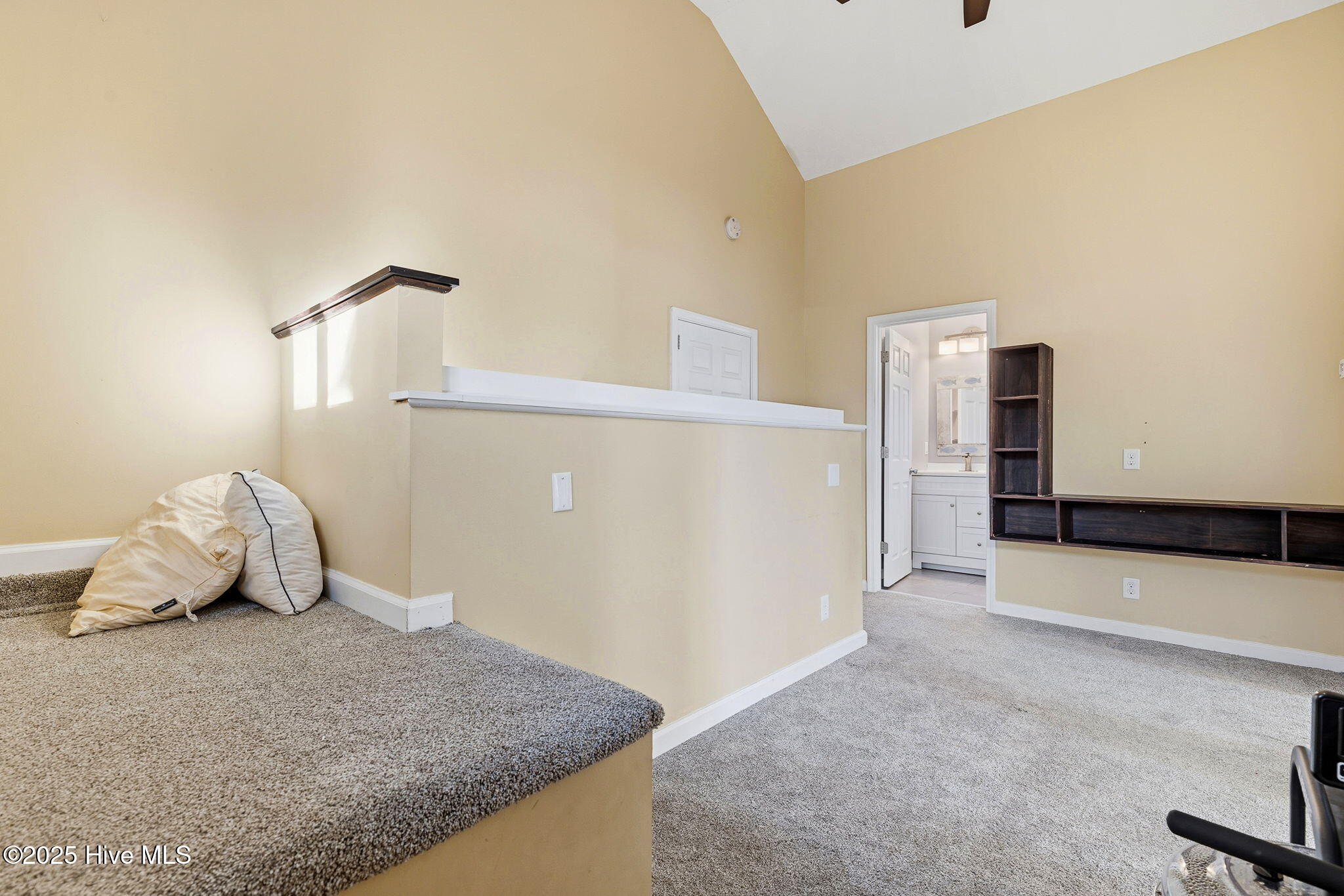 100545269 | Photo 37