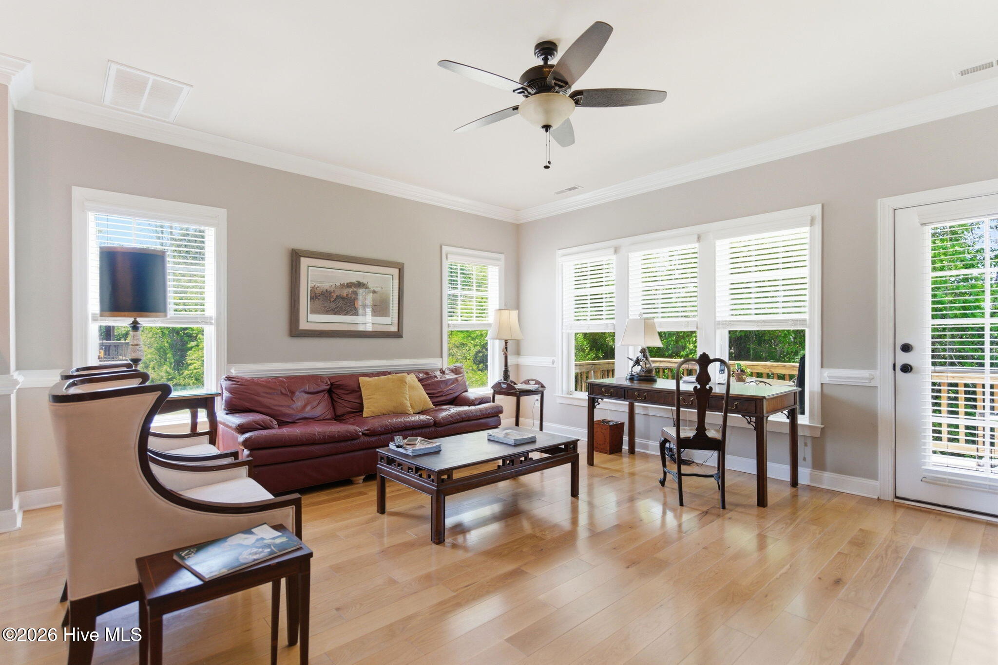 100569700 | Photo 10