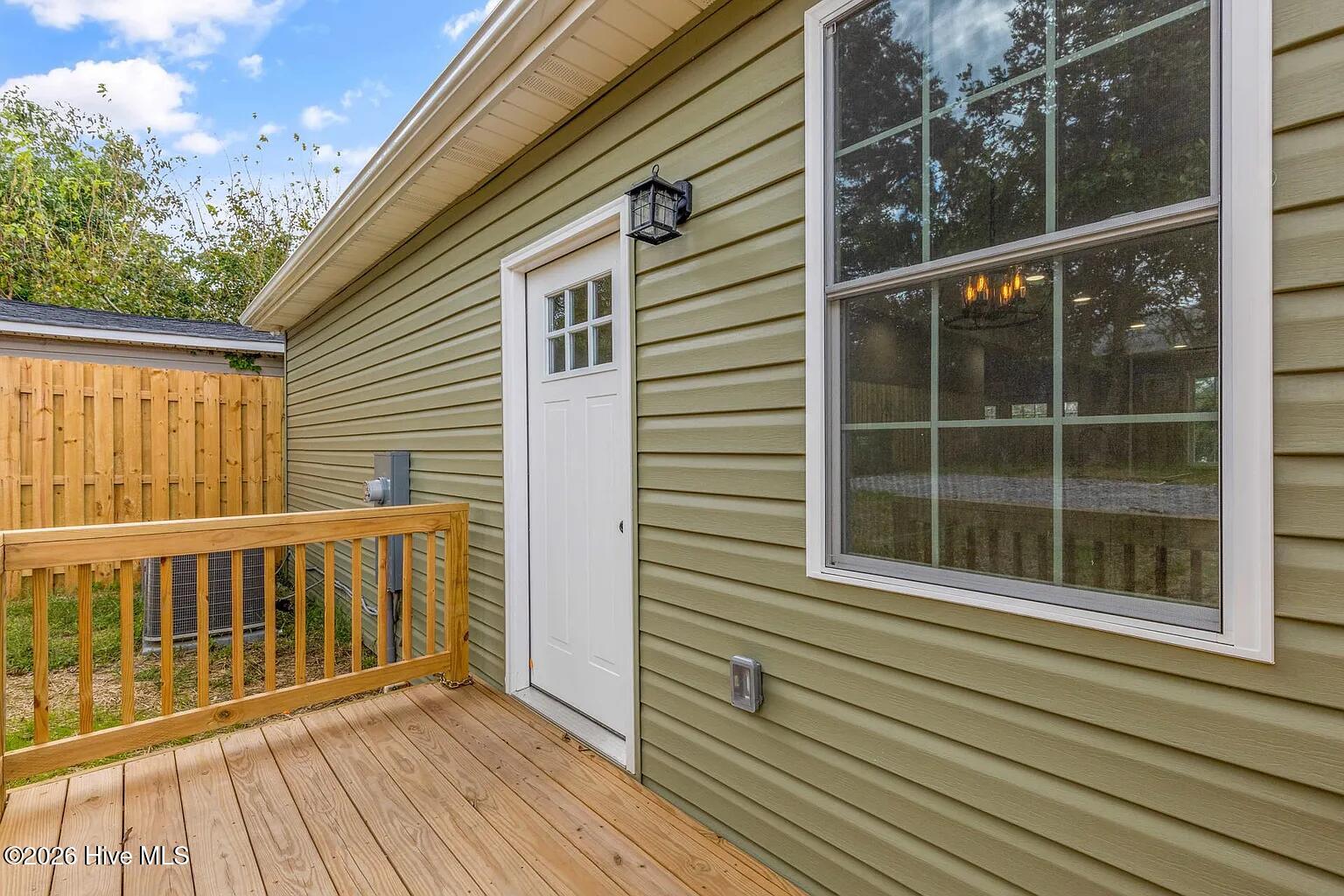 100569106 | Photo 33