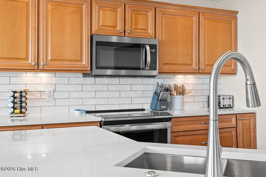 100556593 | Photo 27