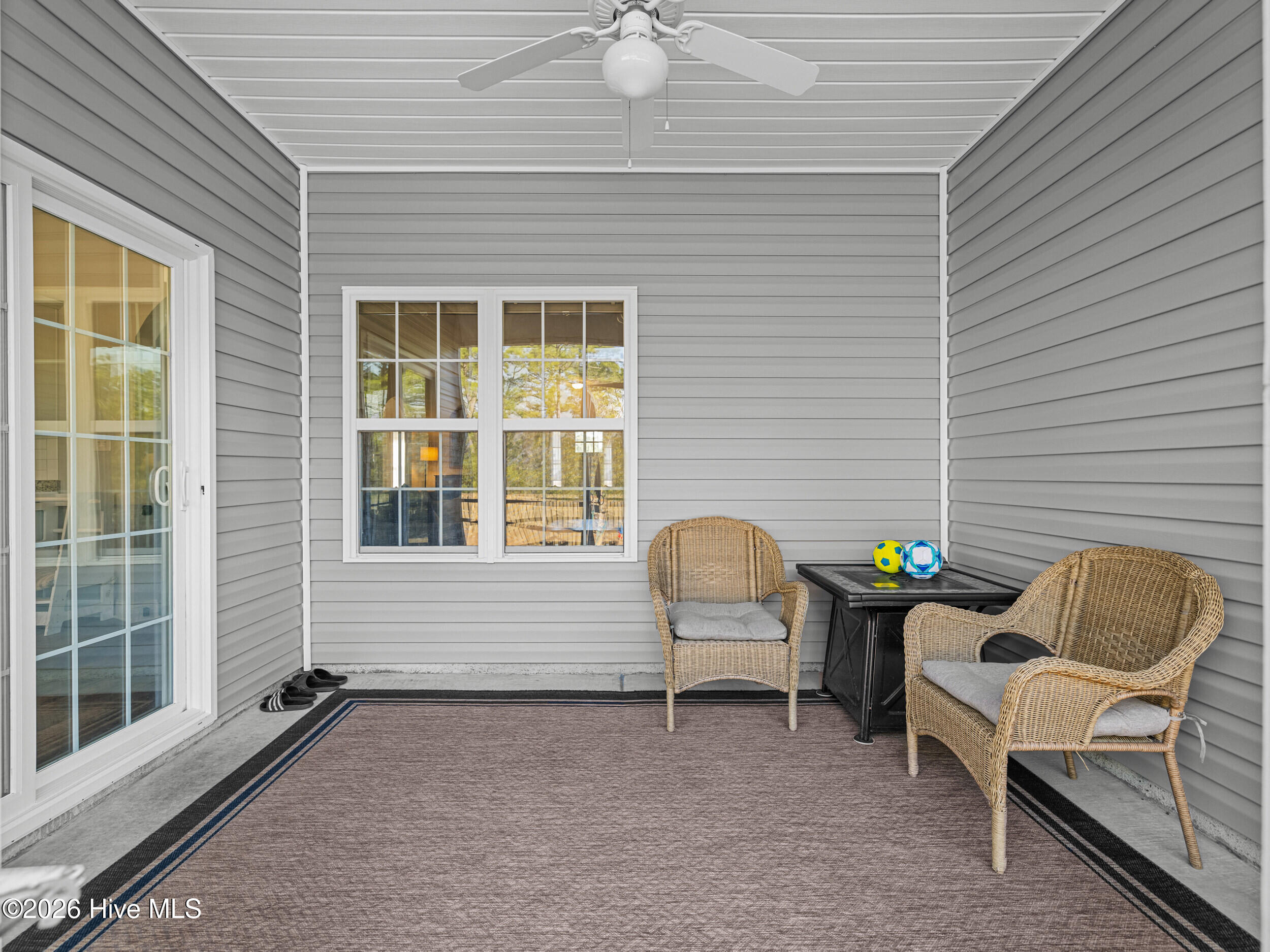 100553436 | Photo 48