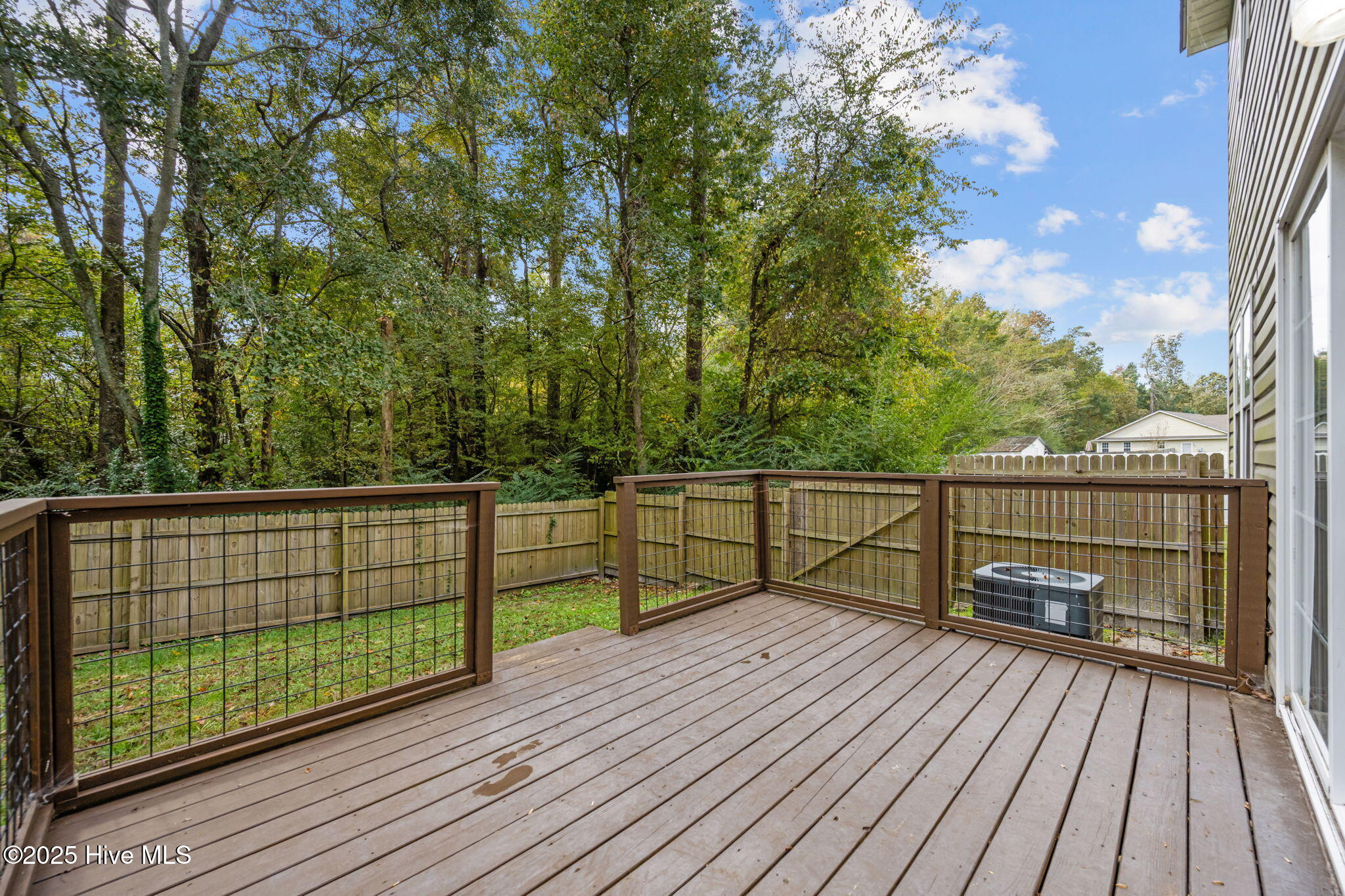 100565429 | Photo 31