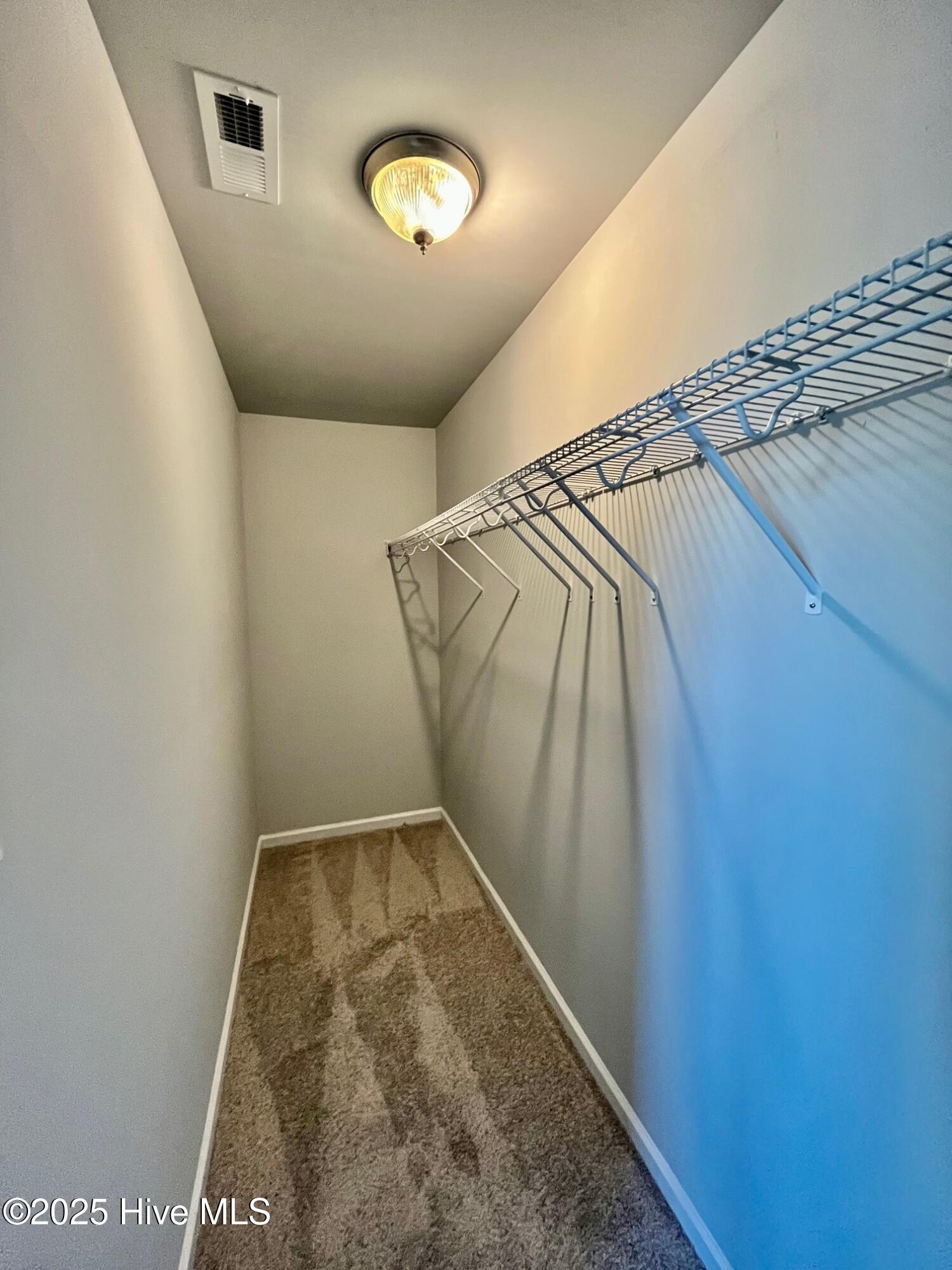 100565727 | Photo 14