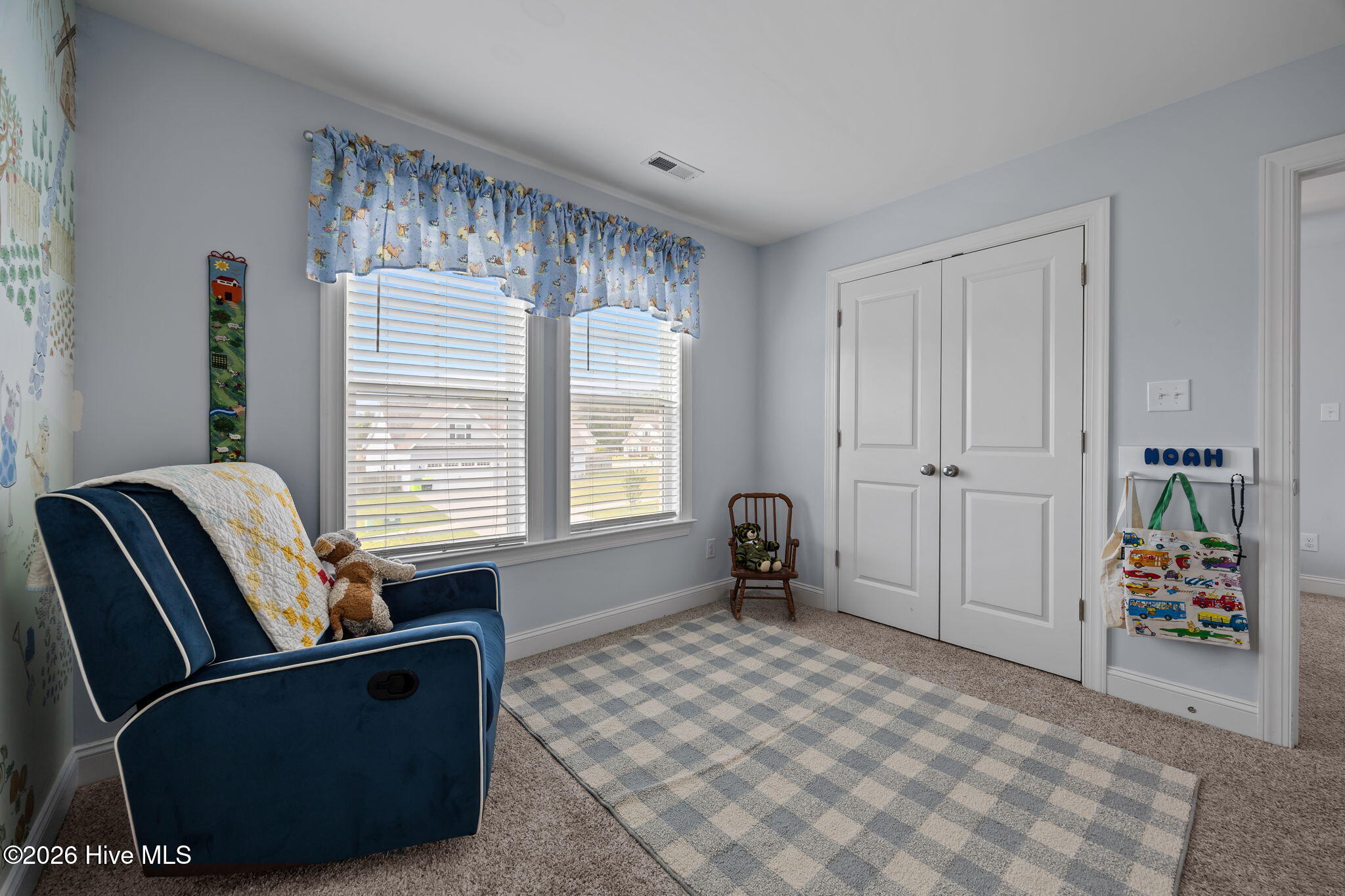 100567185 | Photo 27