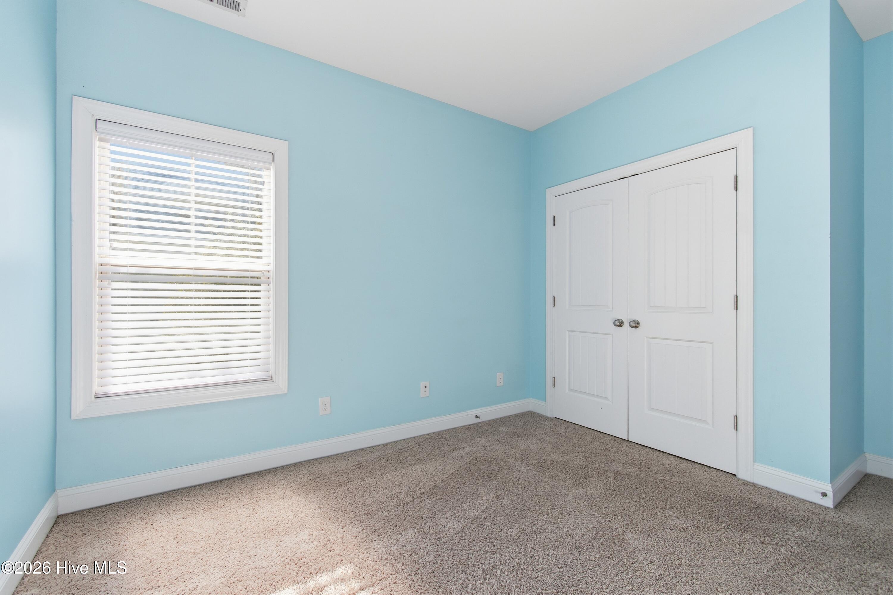 100549174 | Photo 30