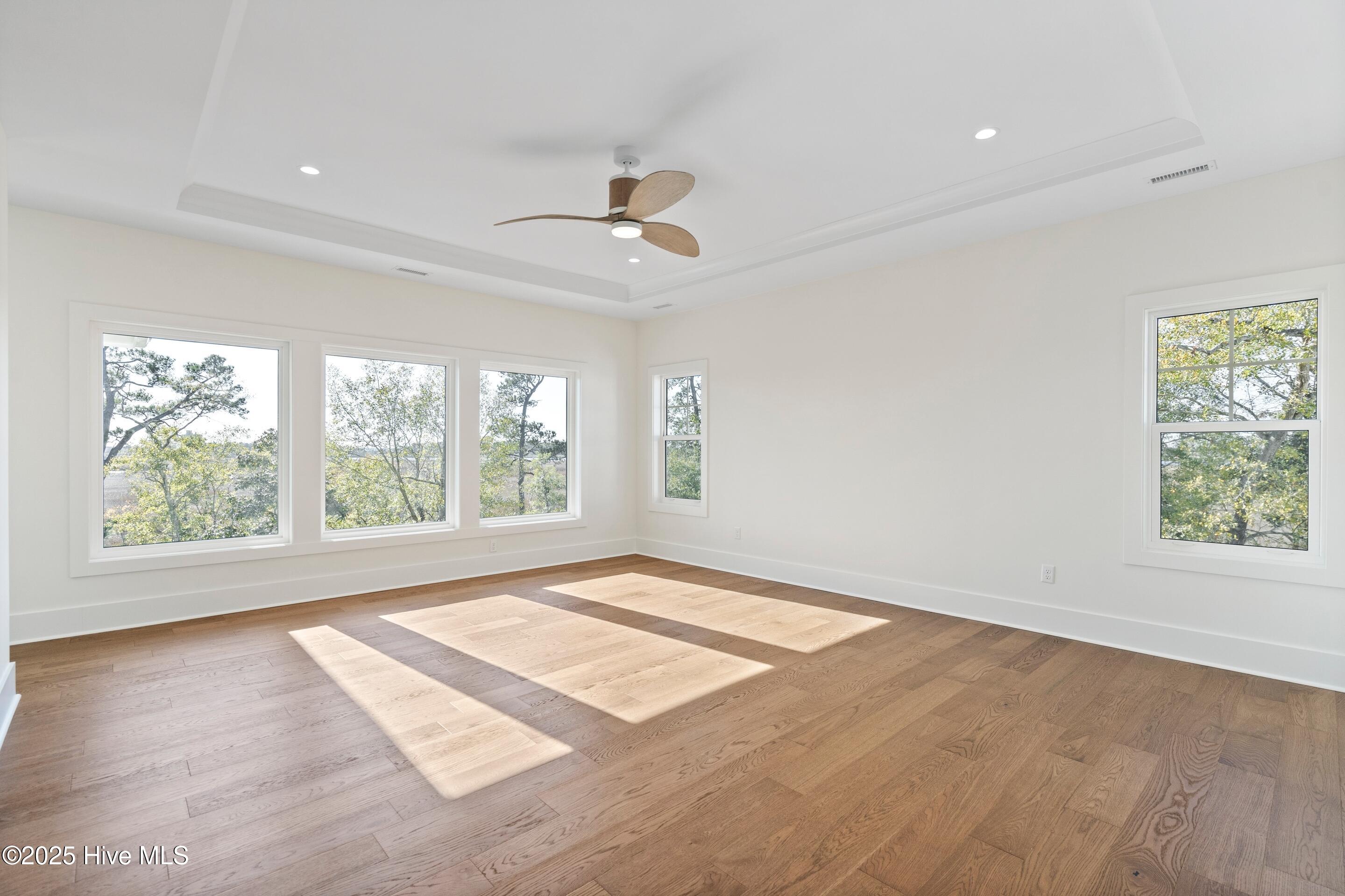 100545730 | Photo 62