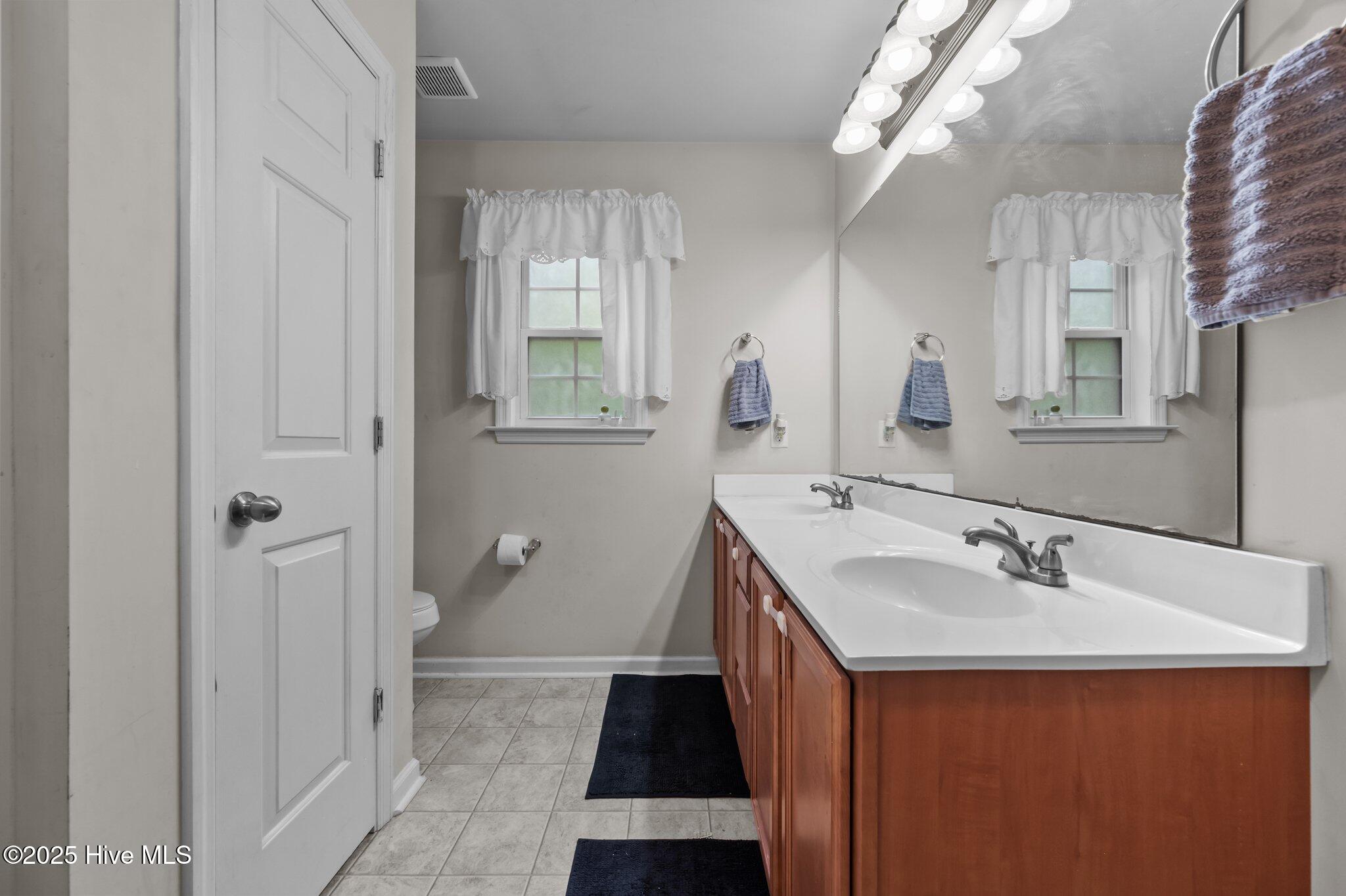 100557104 | Photo 32