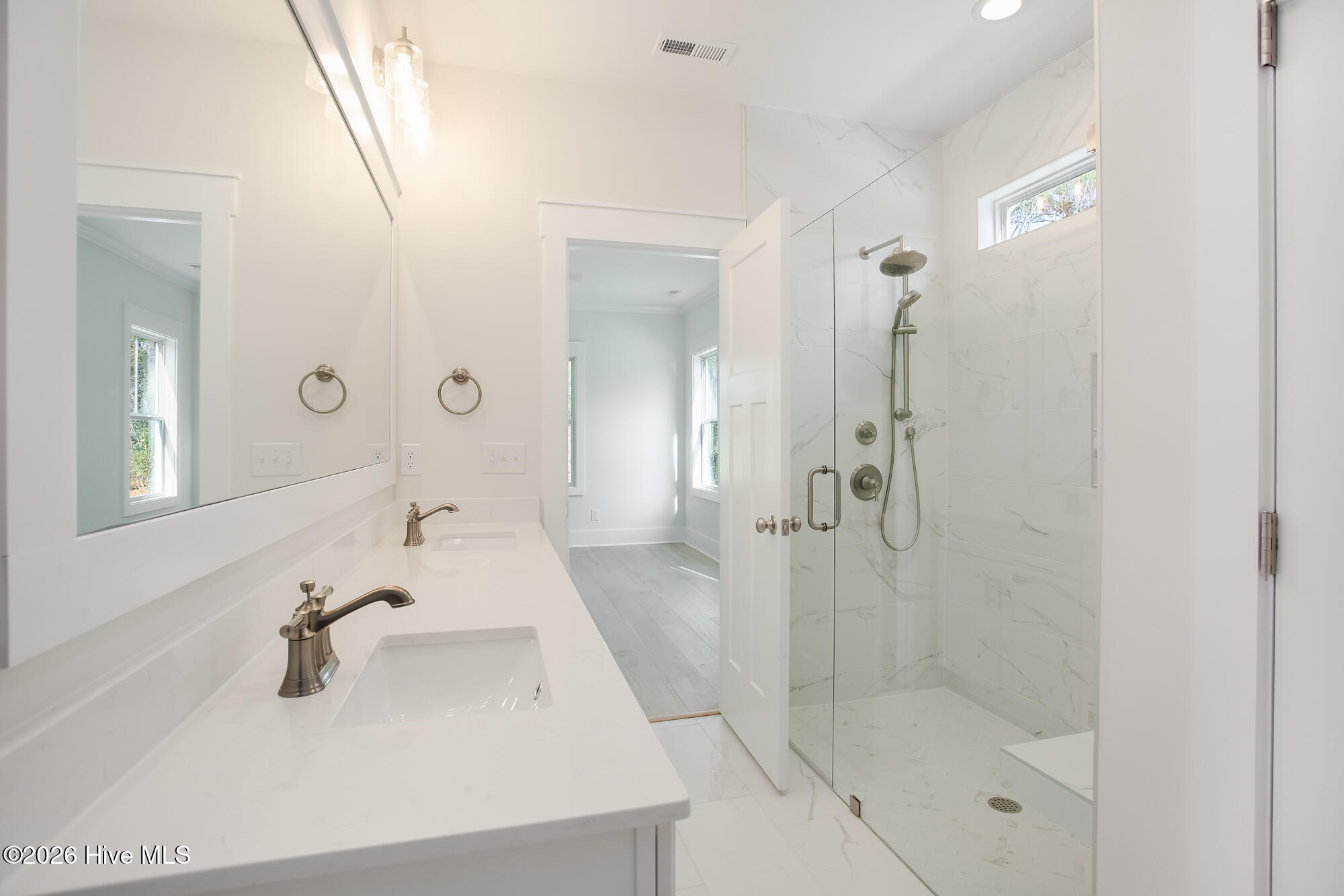 100559755 | Photo 15