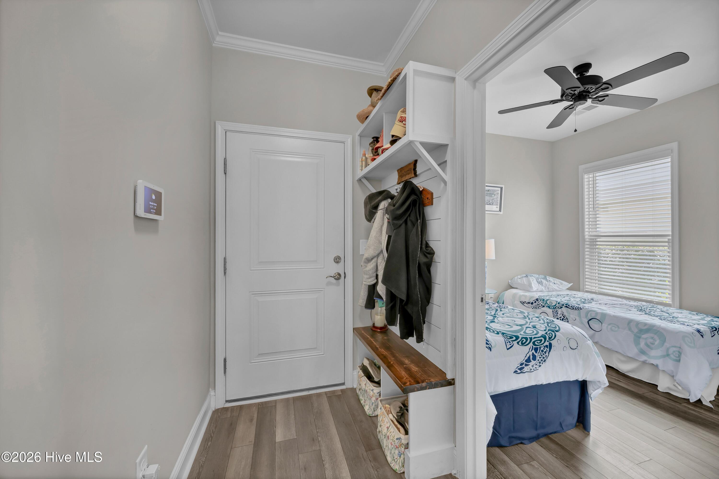 100561107 | Photo 16