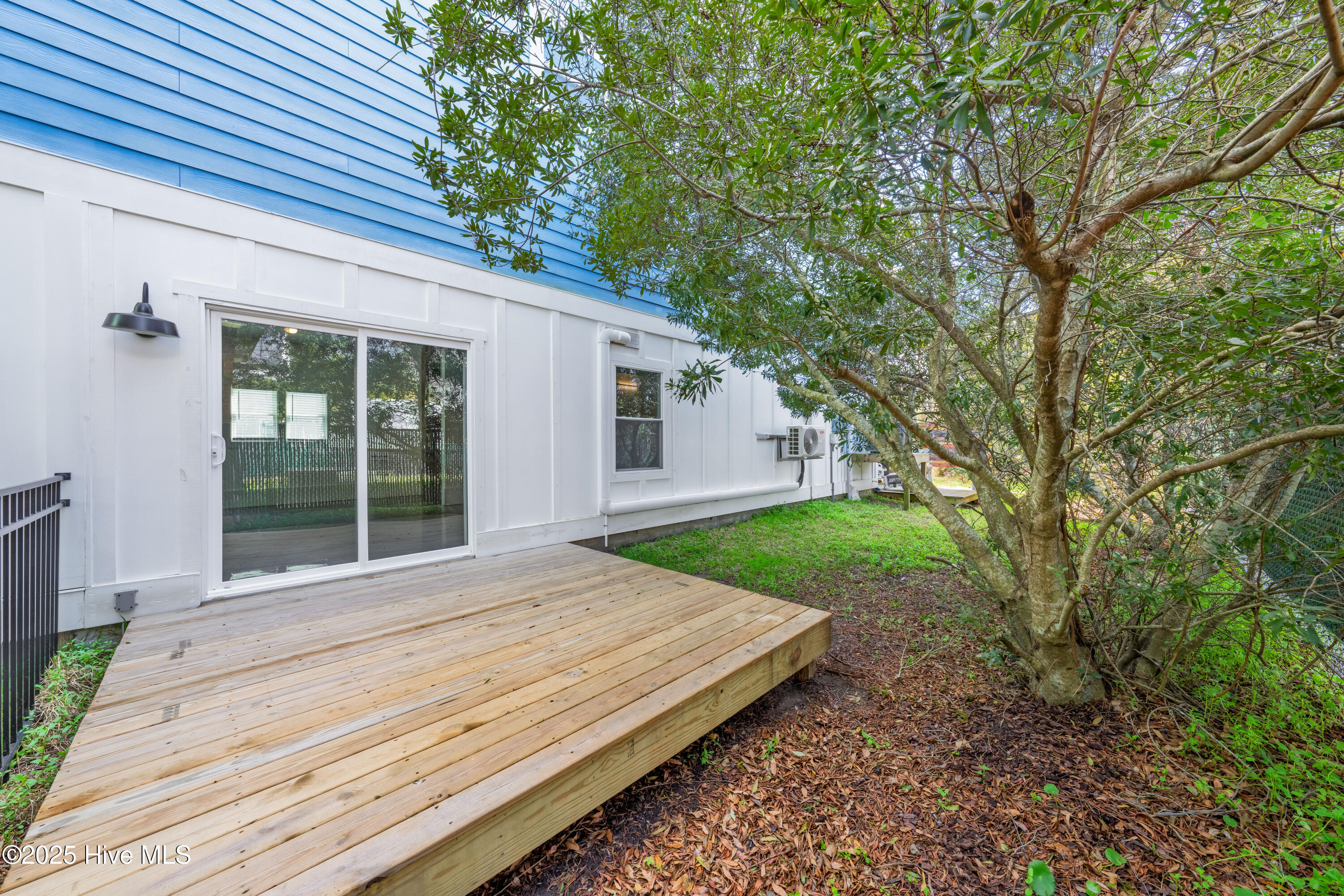 100494864 | Photo 37