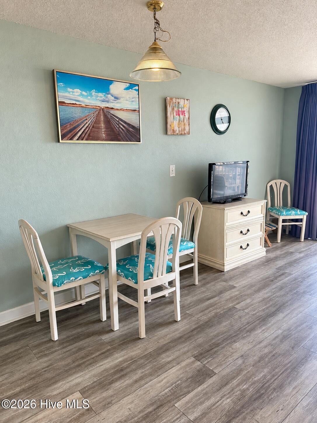 Living / Dining 2