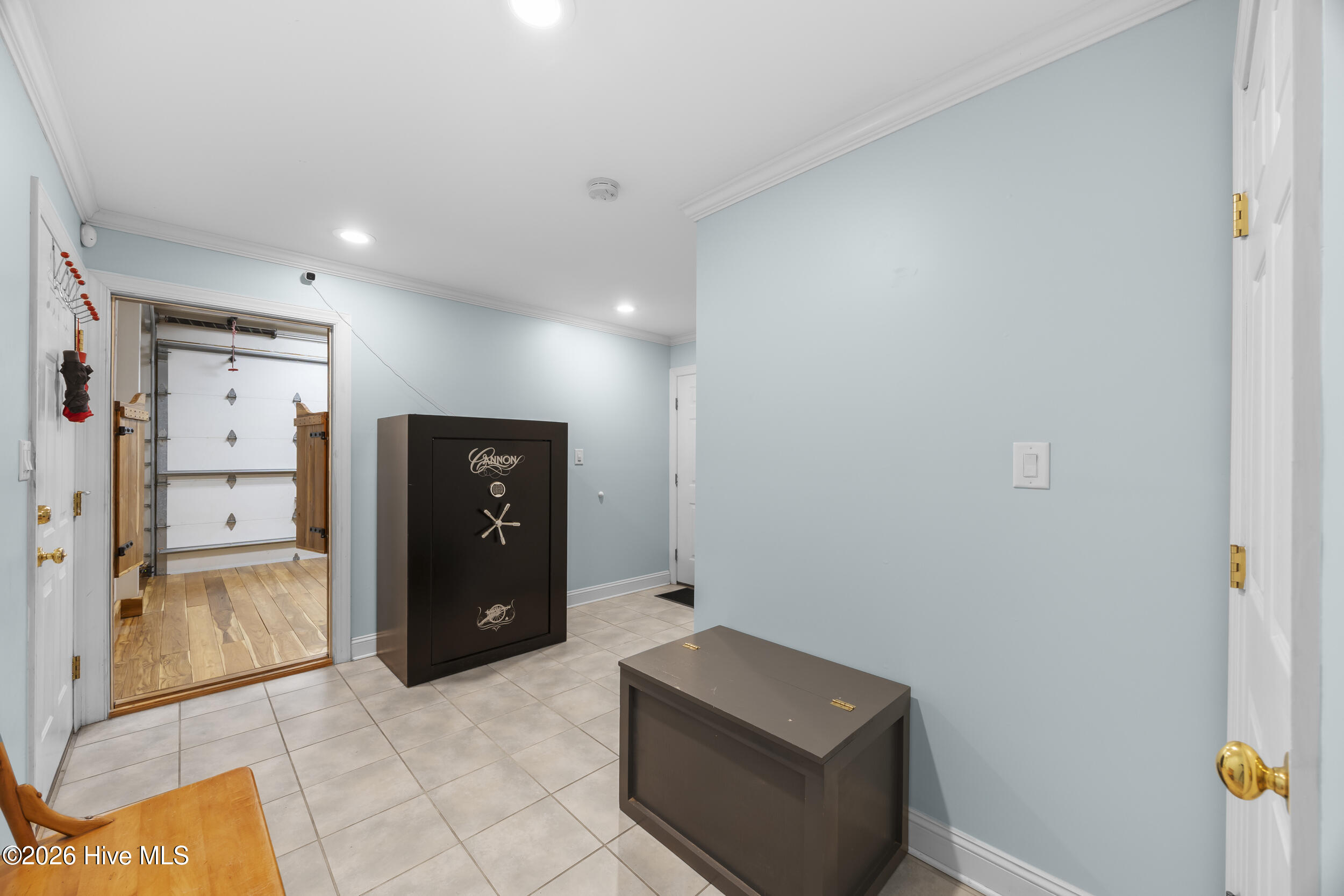 100548931 | Photo 45