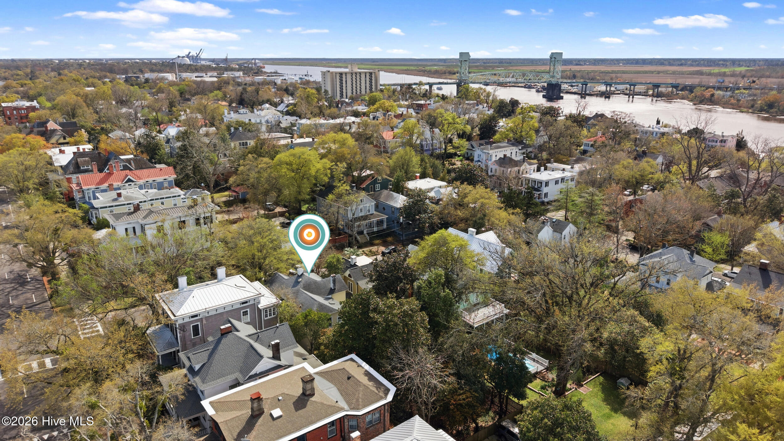 100561300 | Photo 67