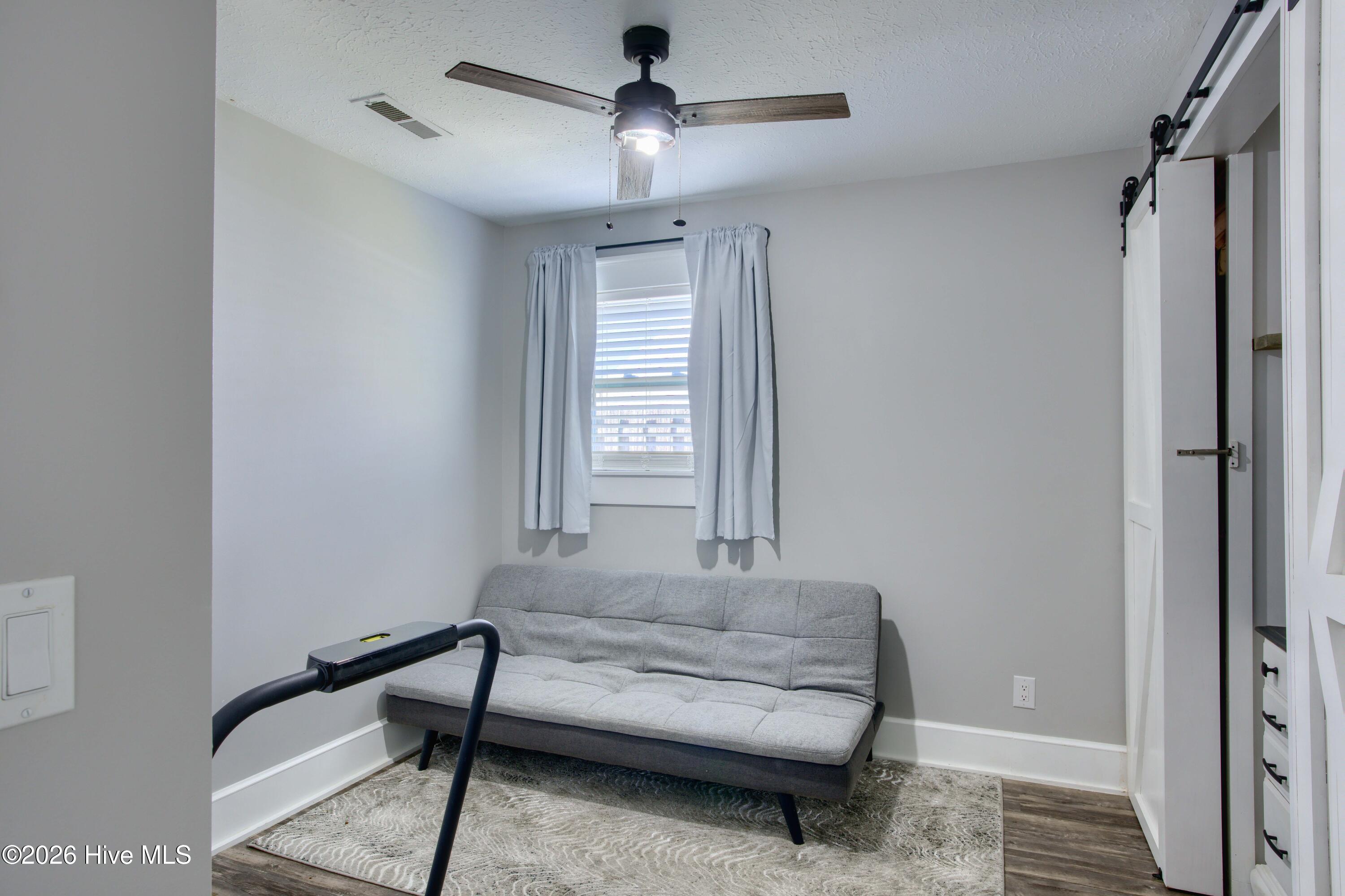 100553669 | Photo 18