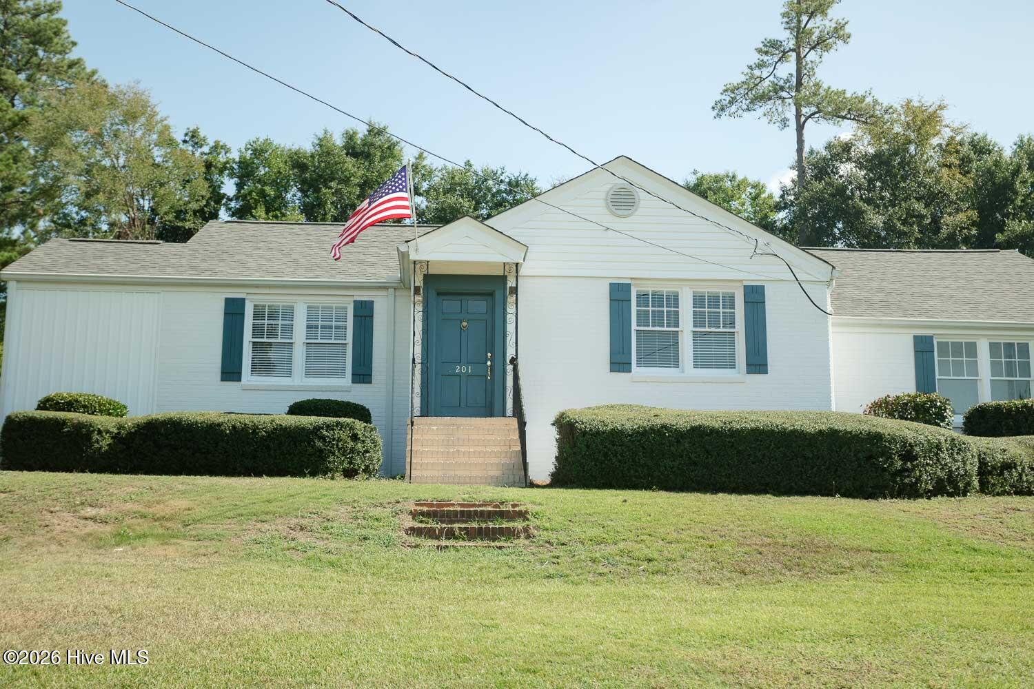 Photo 2 of Single family home for sale at 201 E Arlington Hts, North Augusta, SC 29841 | MLS# 100603261 | Listing updated on 2026-09-14