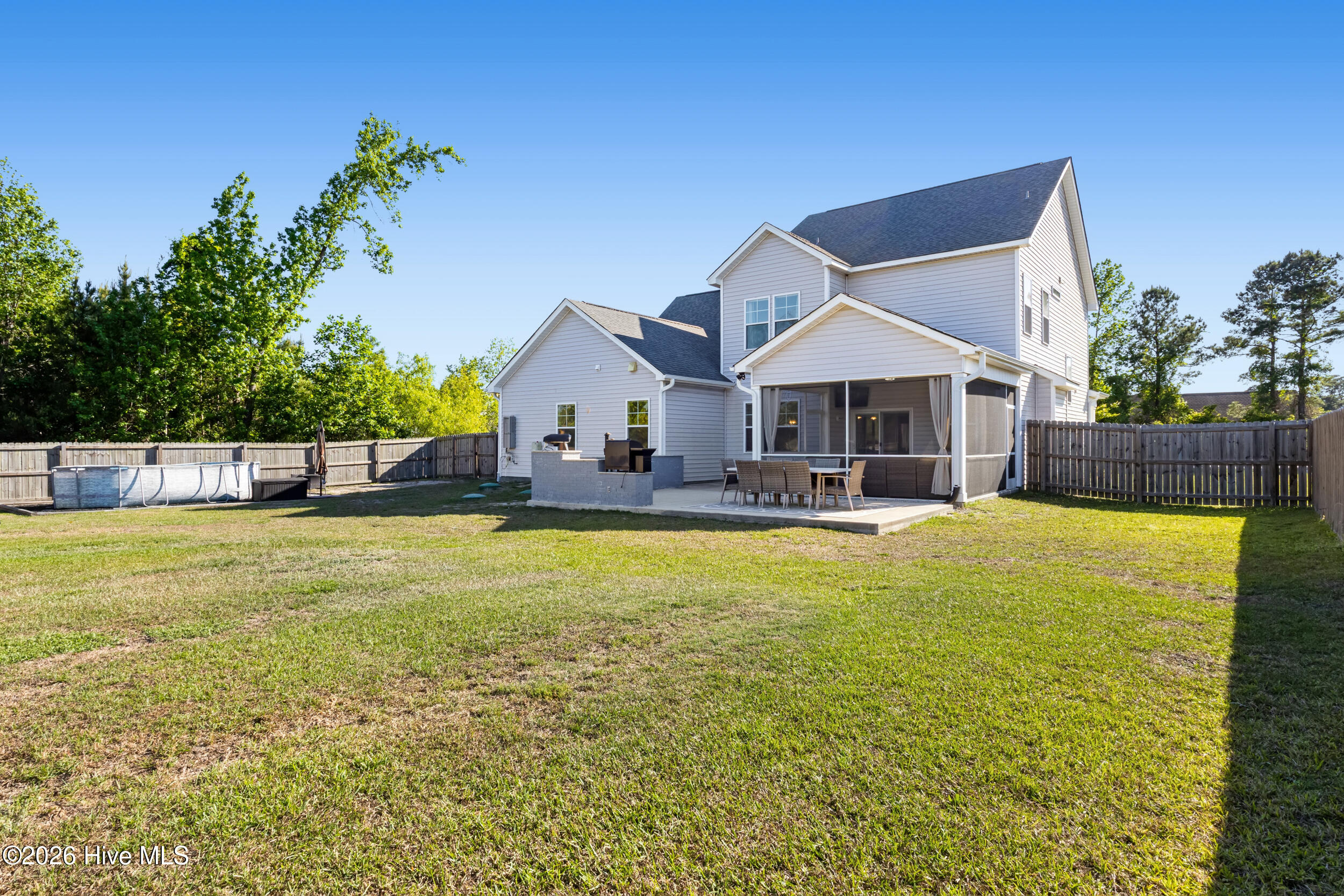 100569391 | Photo 52