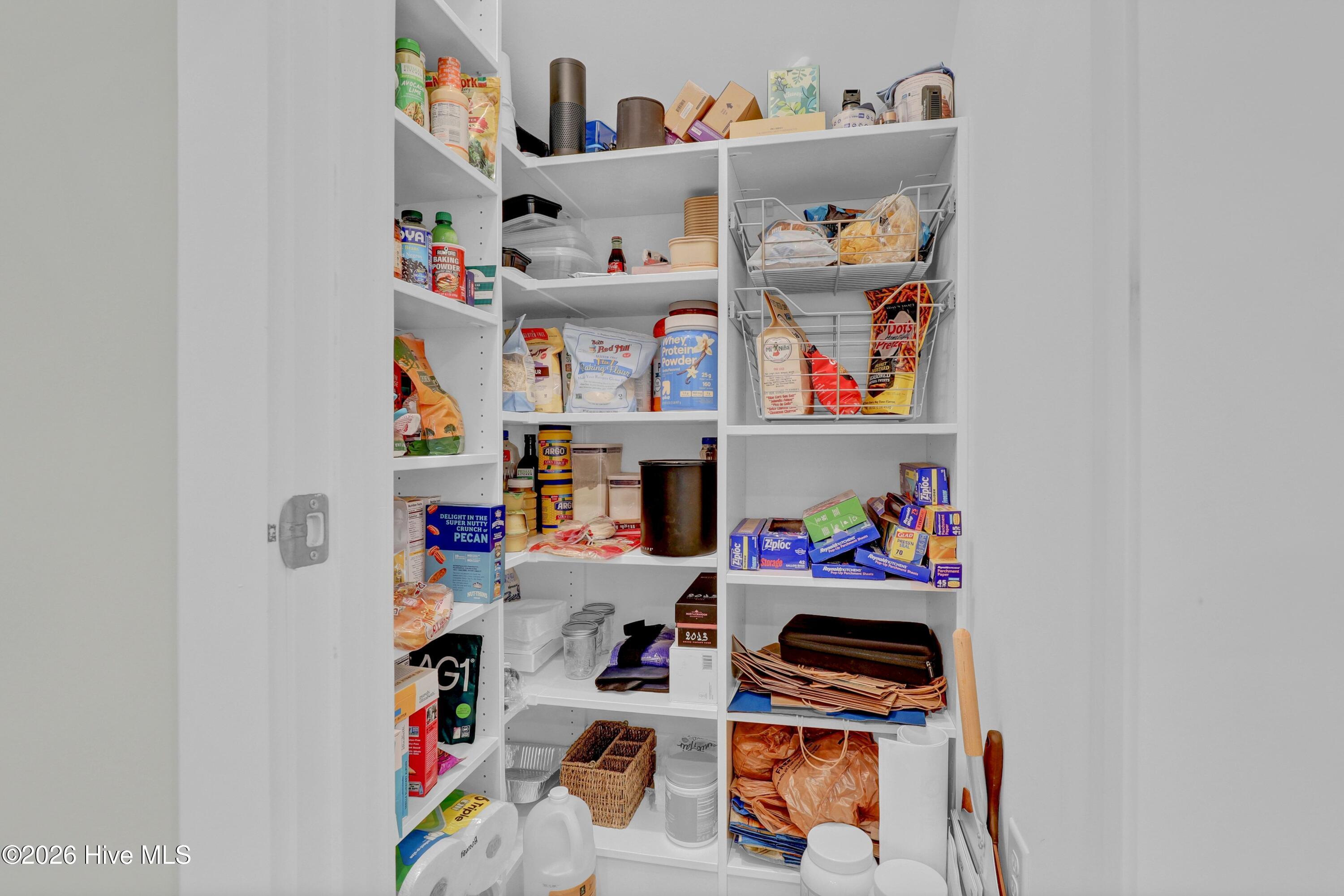 100565669 | Photo 15