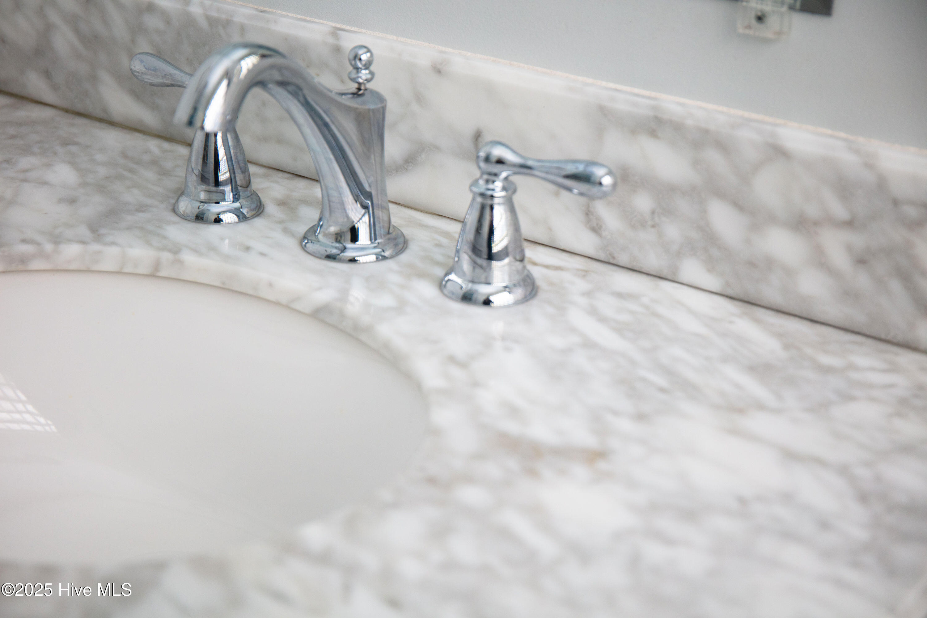 100541025 | Photo 39