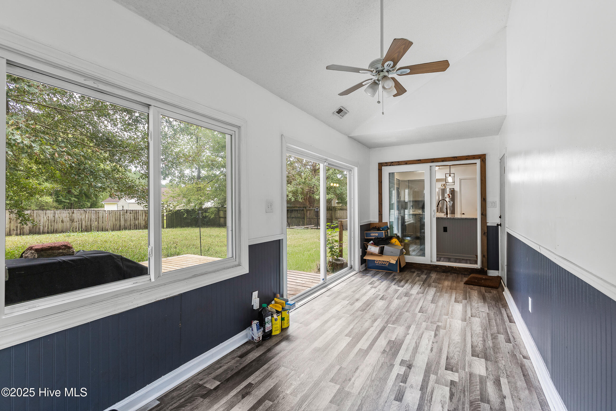 100539882 | Photo 17