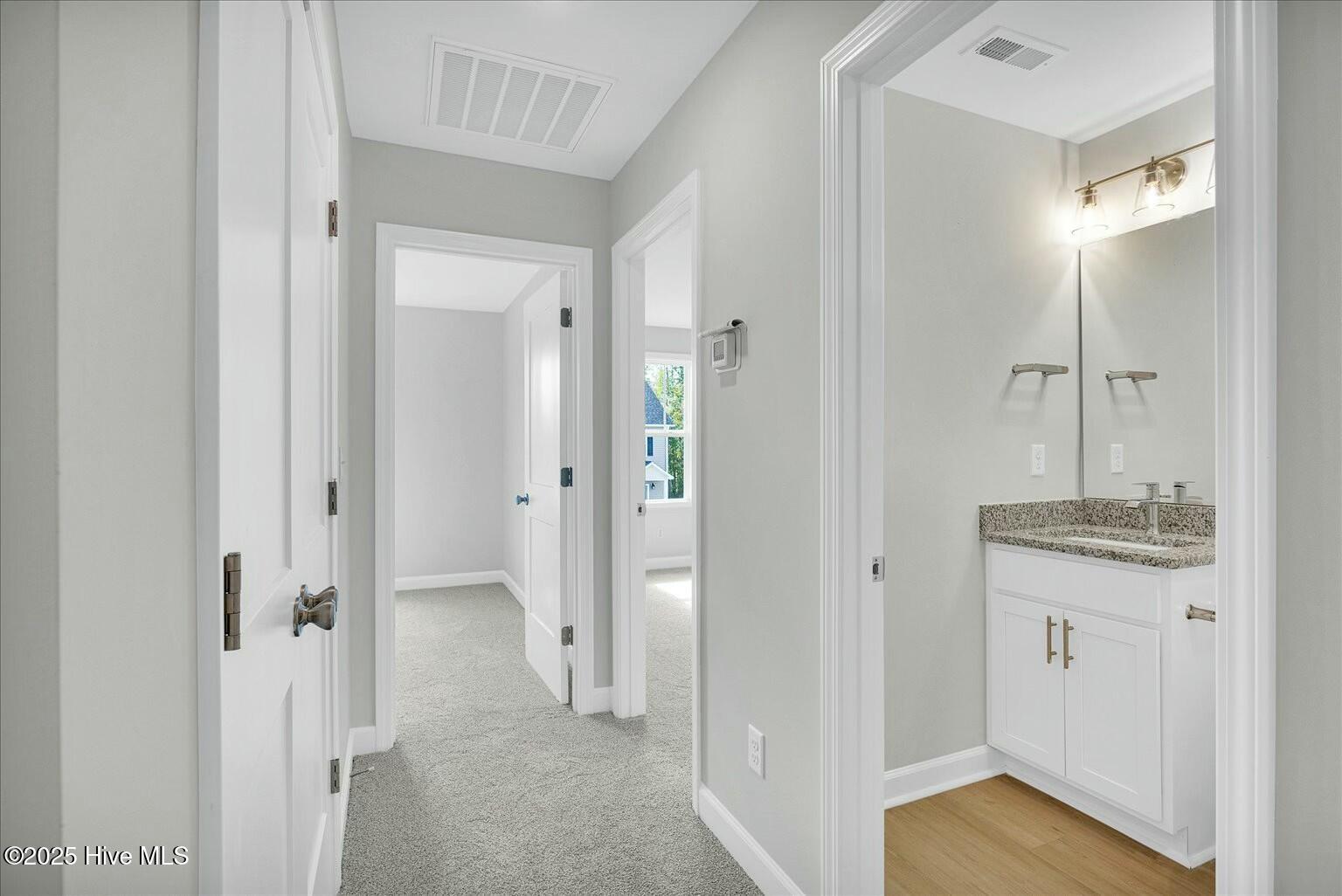 100484264 | Photo 16