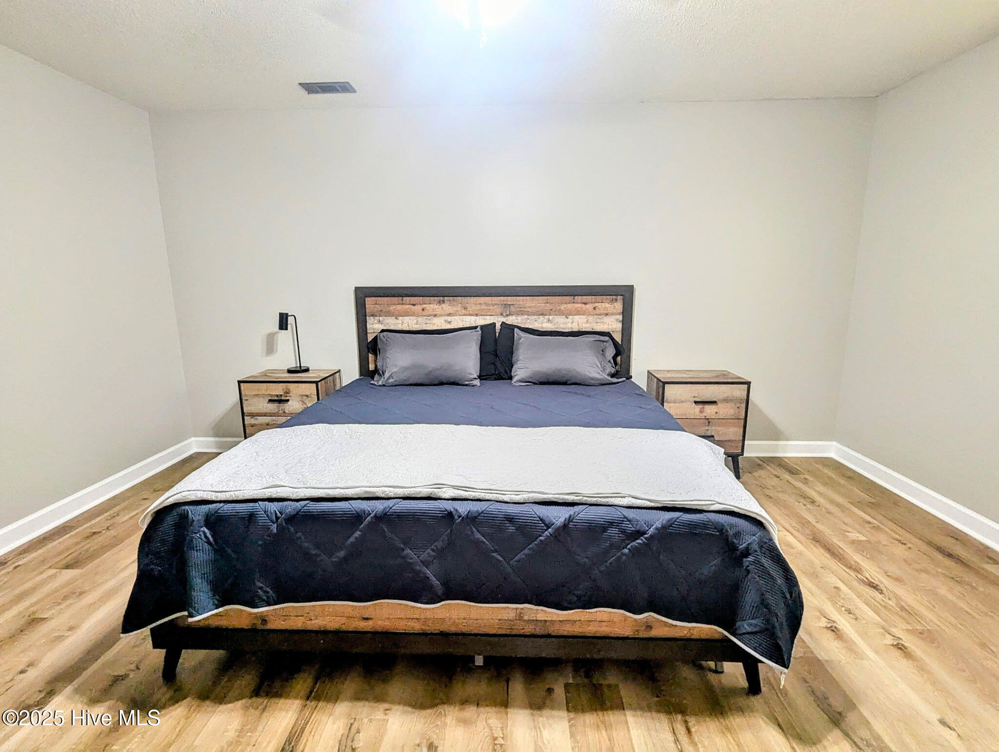 100545530 | Photo 13