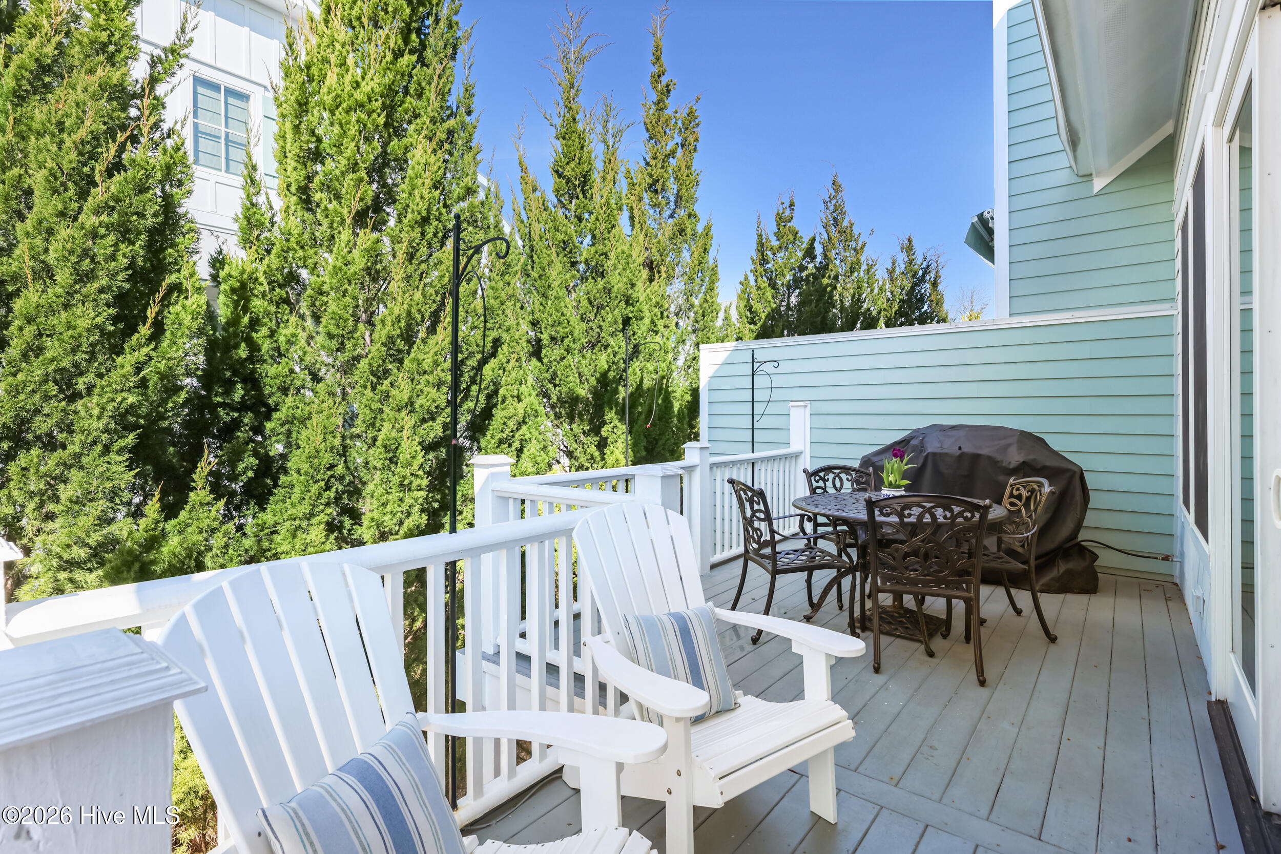 100553548 | Photo 28