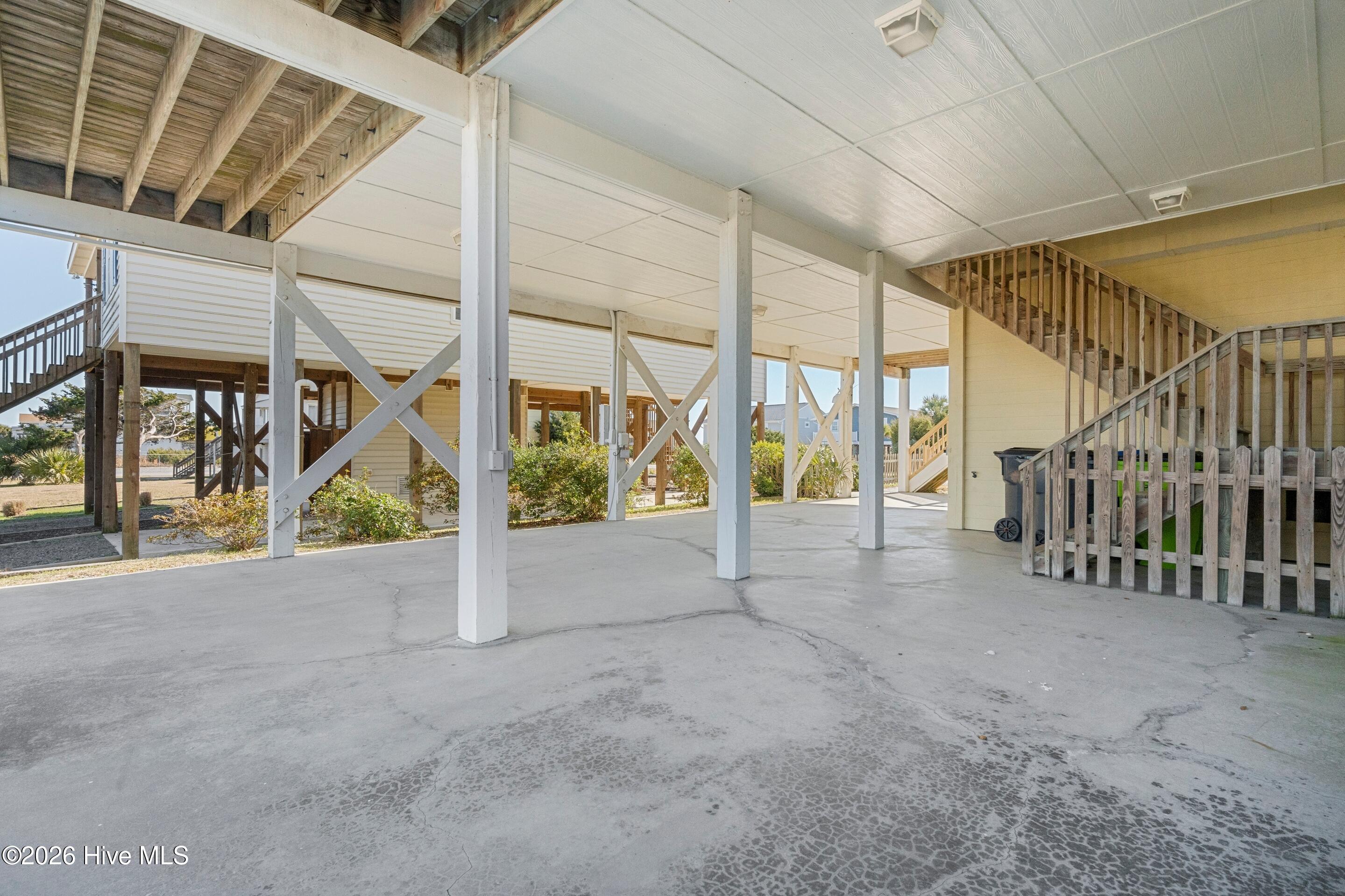 100549309 | Photo 71