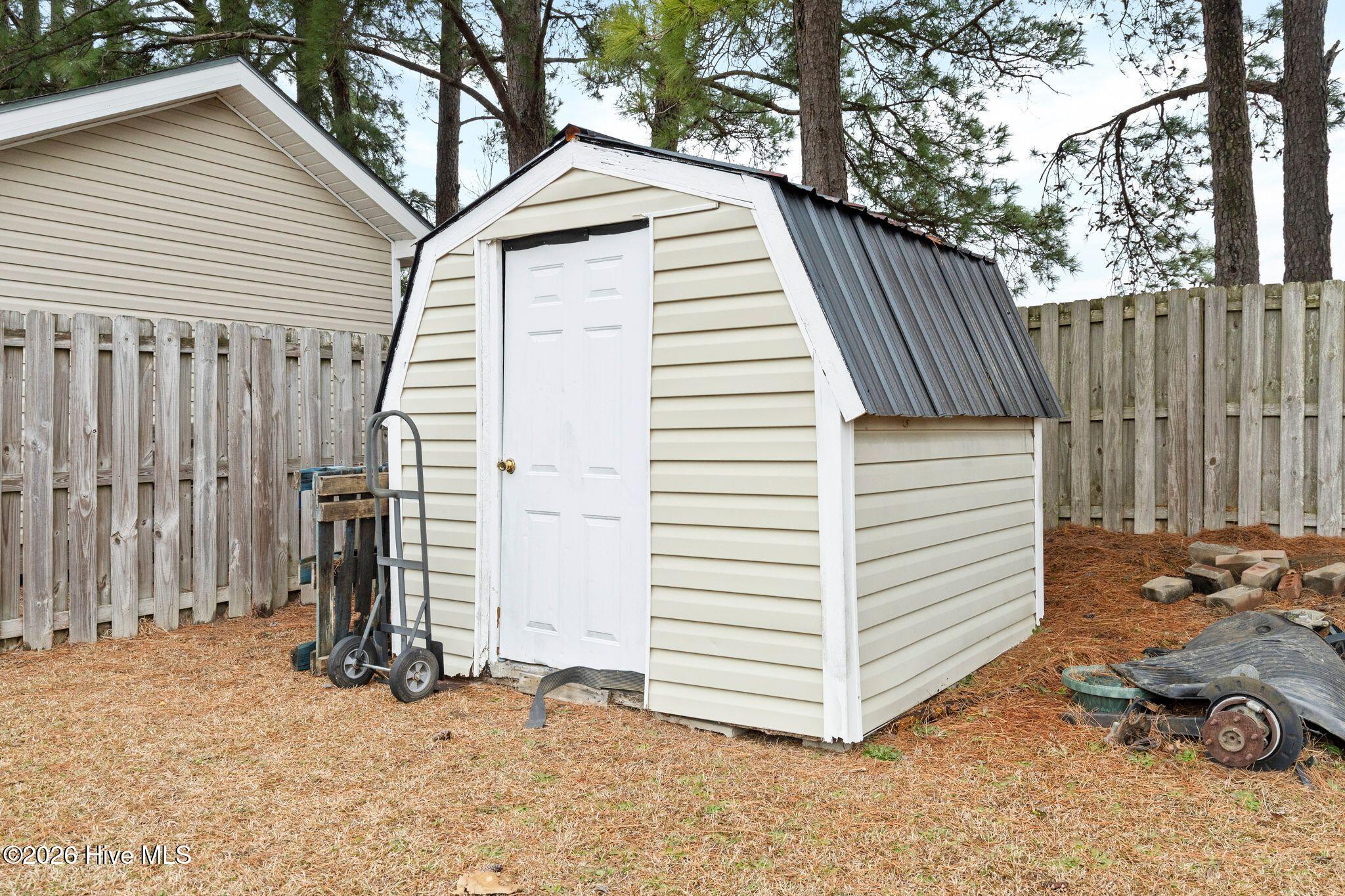 100553781 | Photo 34