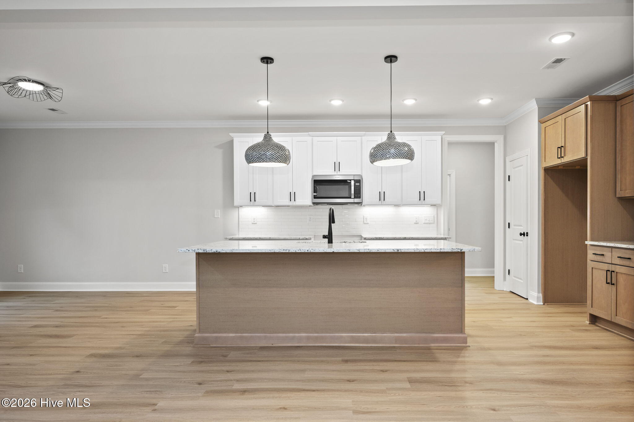 100516022 | Photo 20