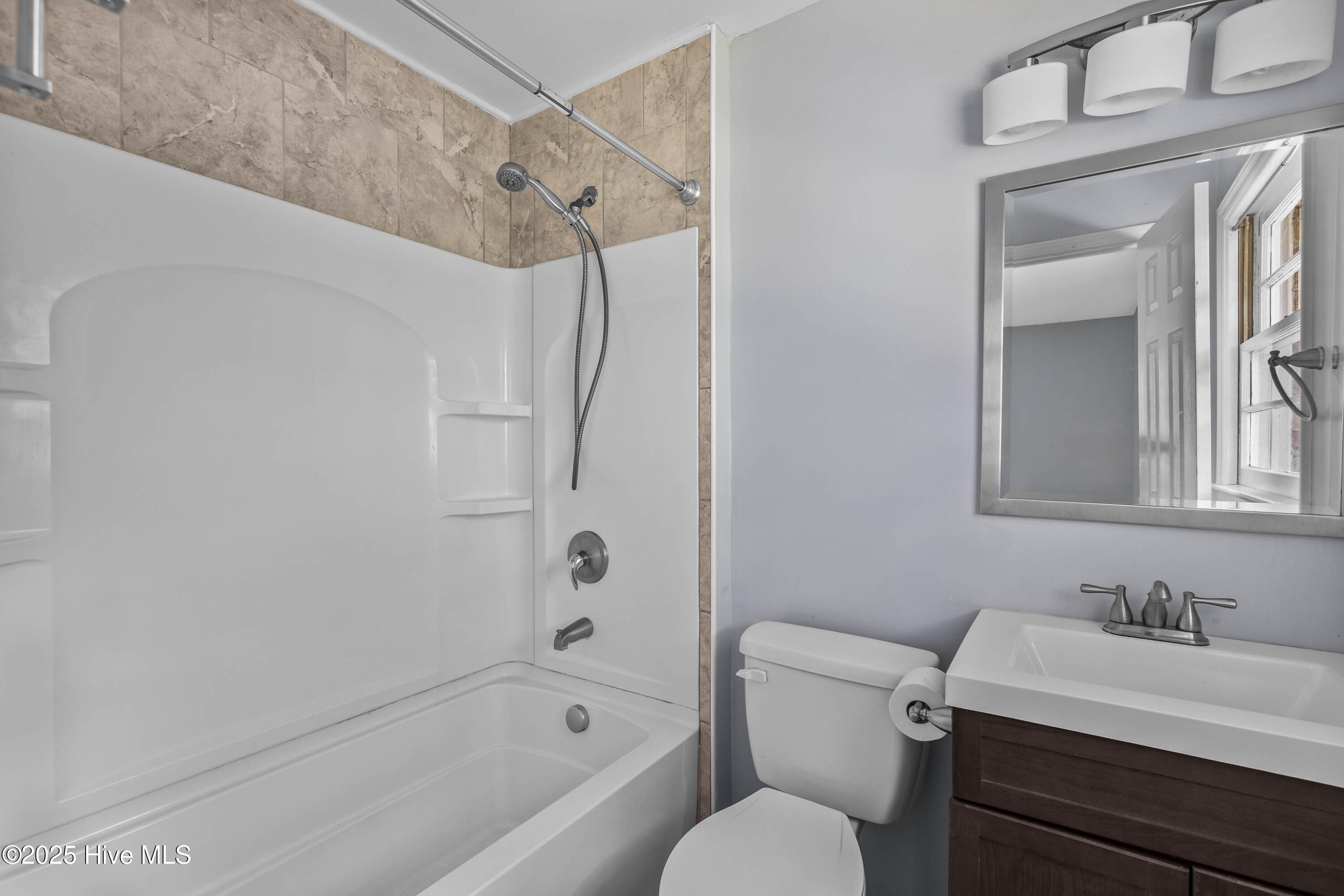 100524950 | Photo 16