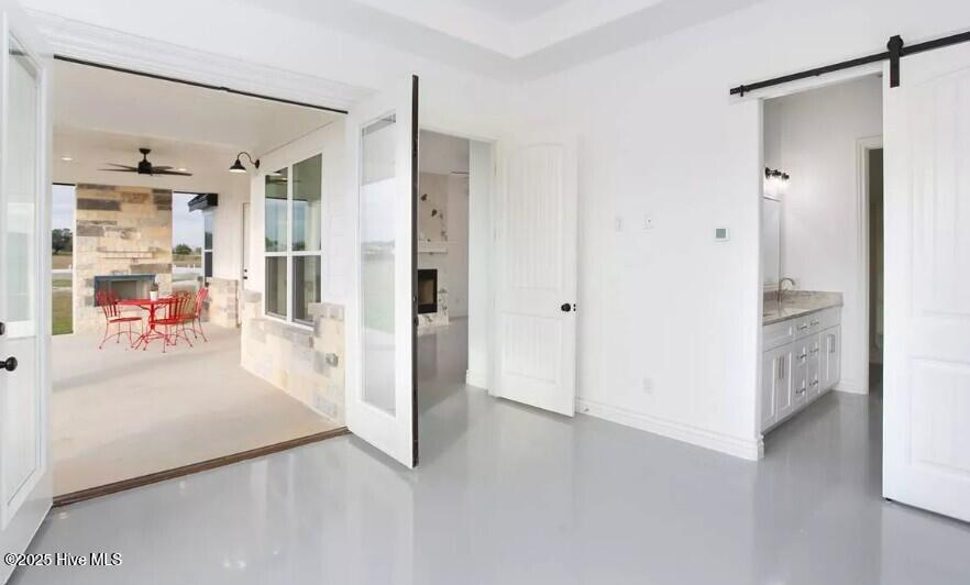 100533177 | Photo 16