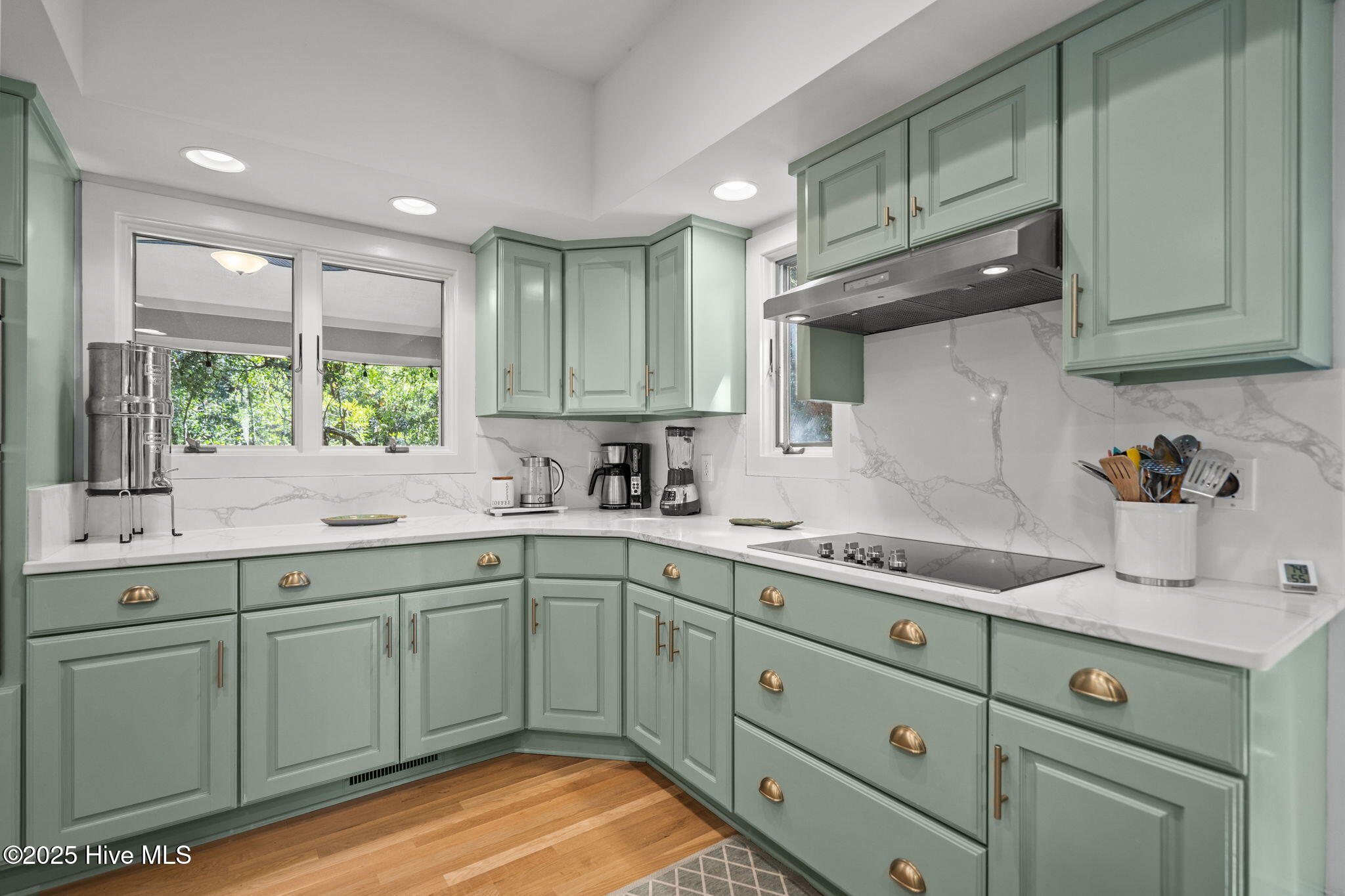 100501952 | Photo 19