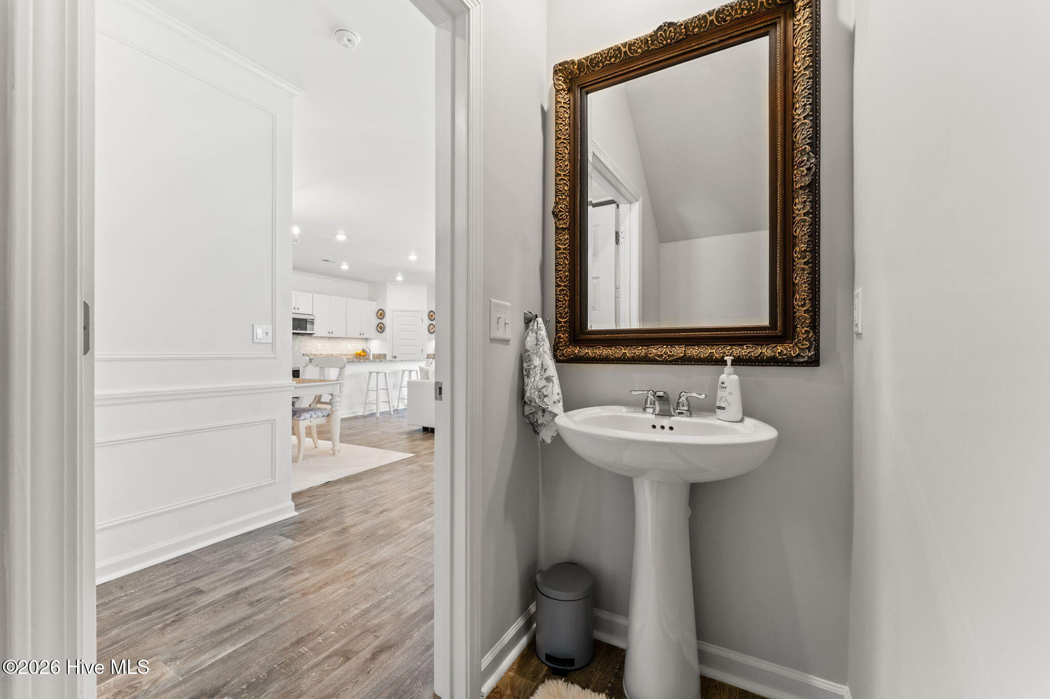 100566153 | Photo 13