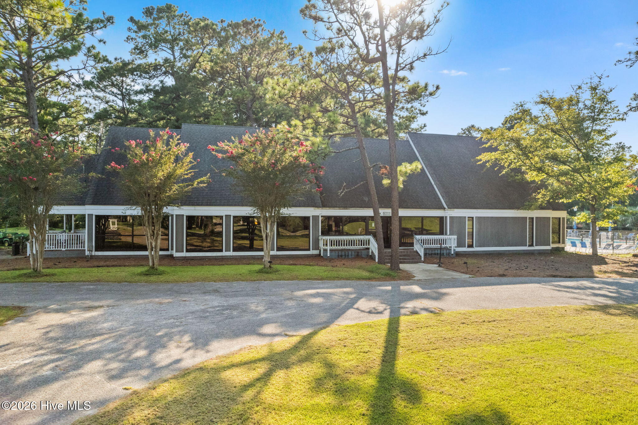 100559407 | Photo 38