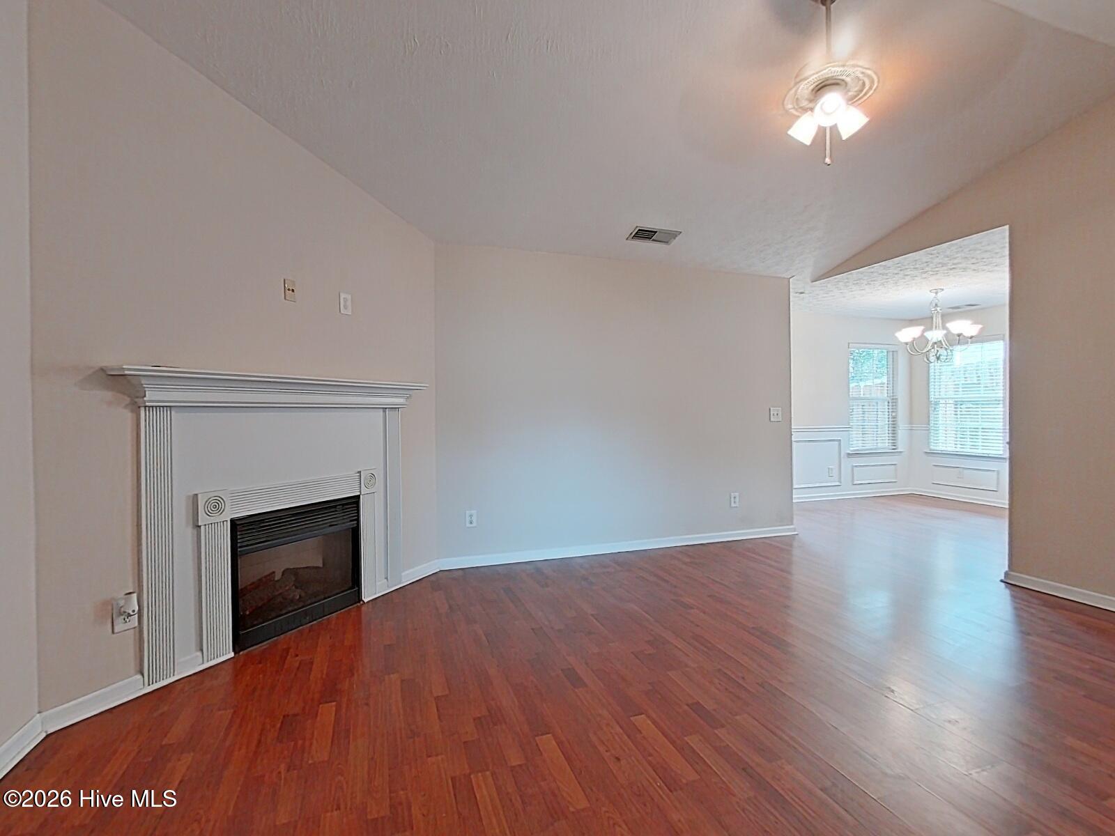 Living Room (6)