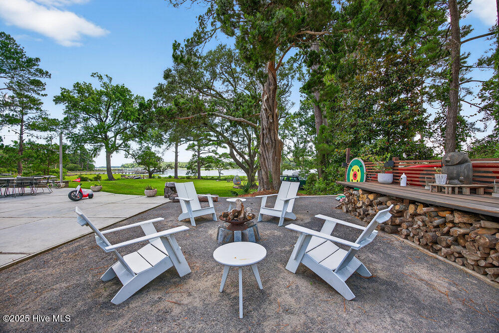 100562548 | Photo 30