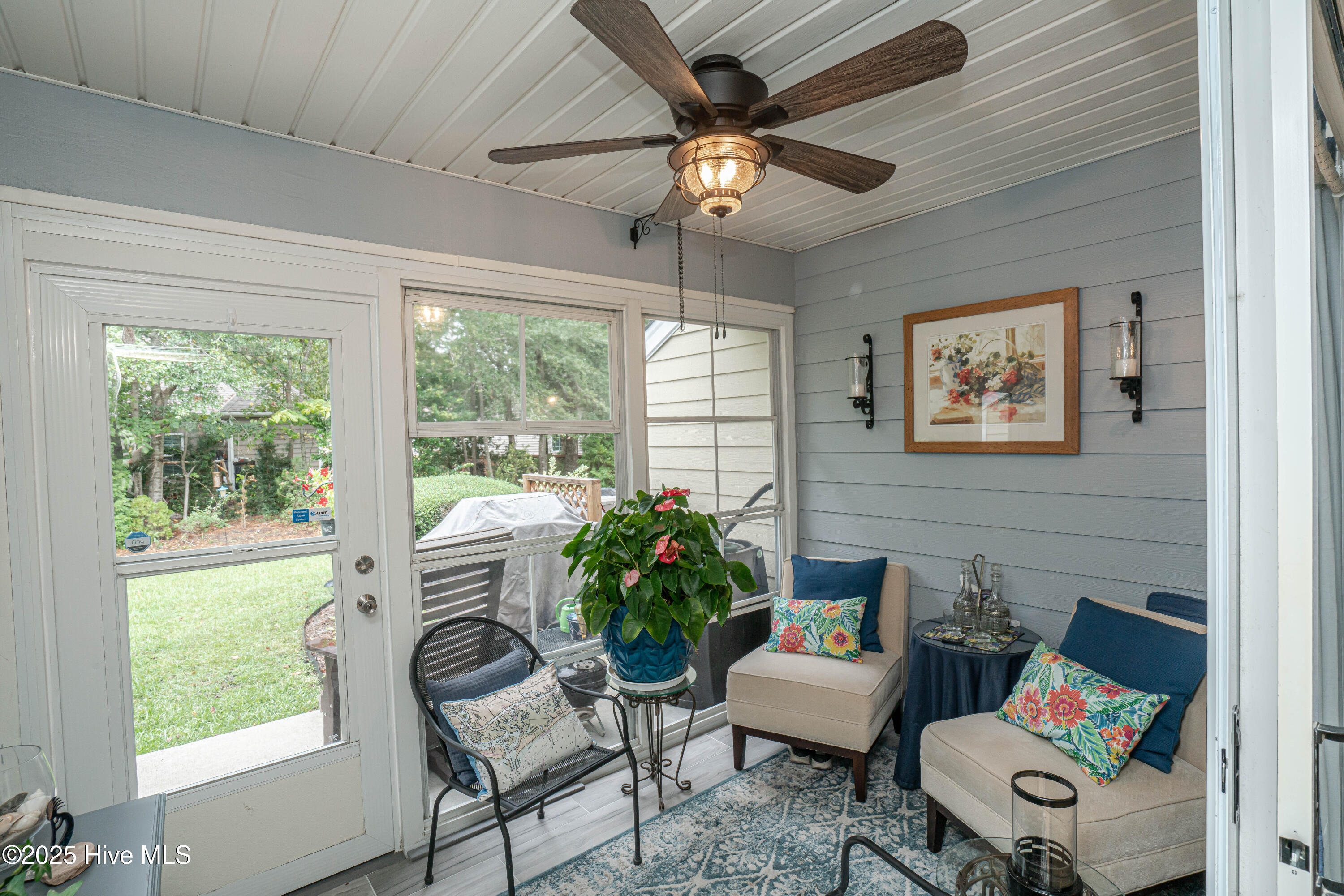 100536080 | Photo 34