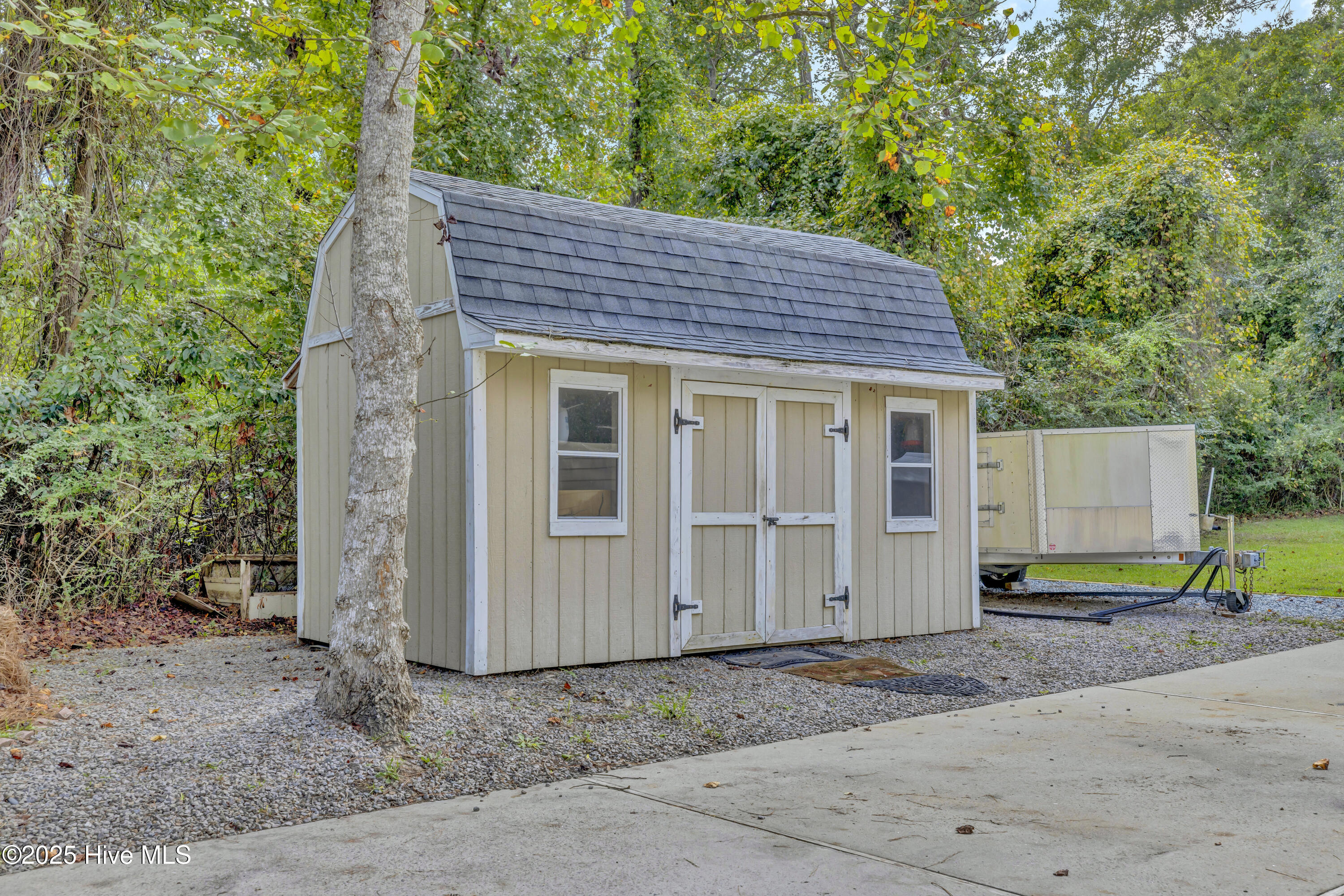 100533968 | Photo 52