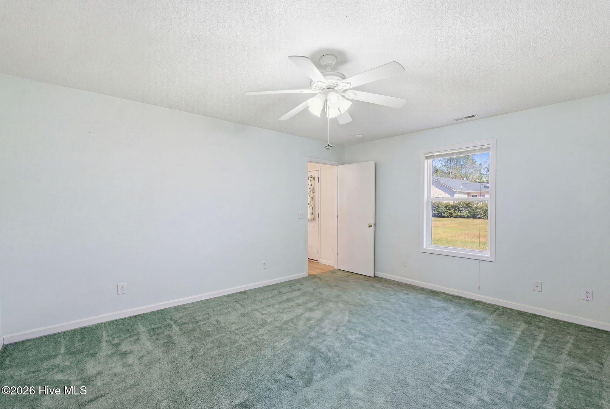 100564693 | Photo 23