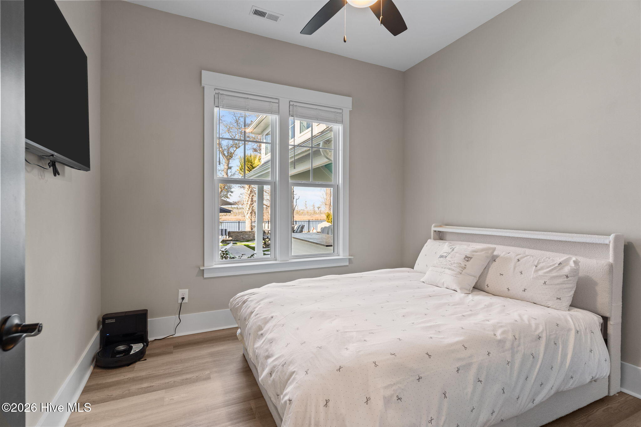 100554448 | Photo 28