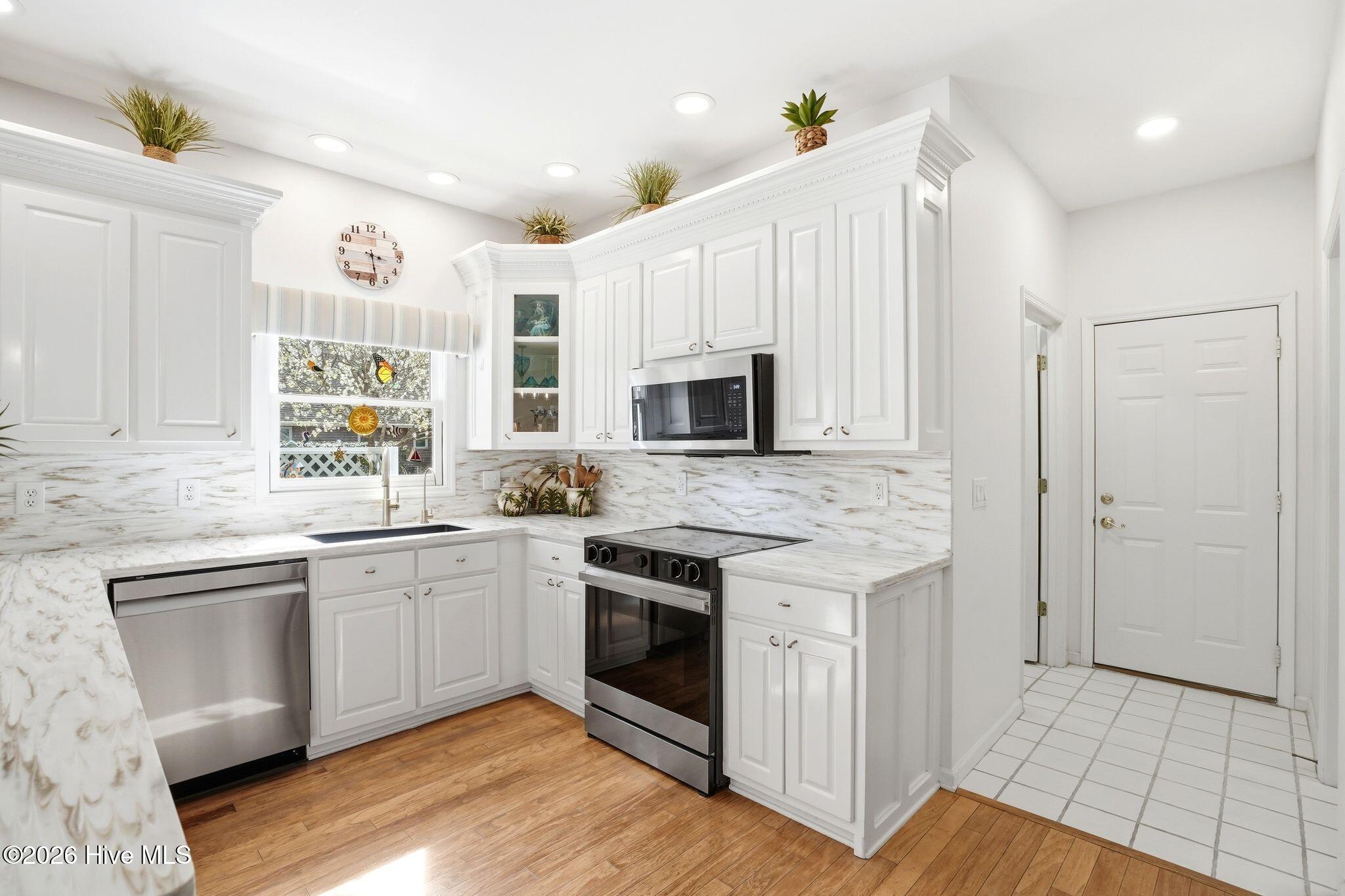 100562412 | Photo 17