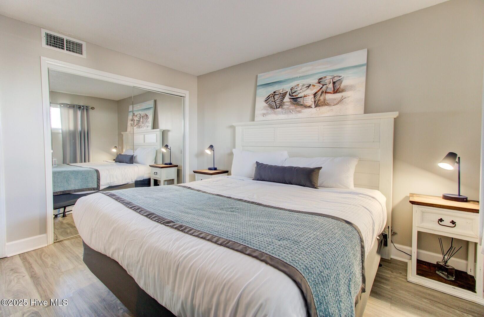 100518070 | Photo 14