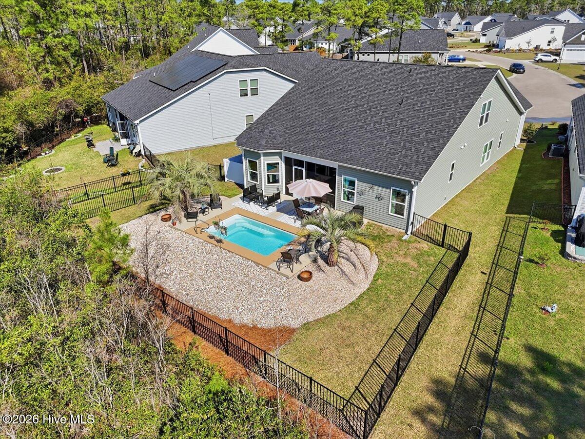 100560173 | Photo 75