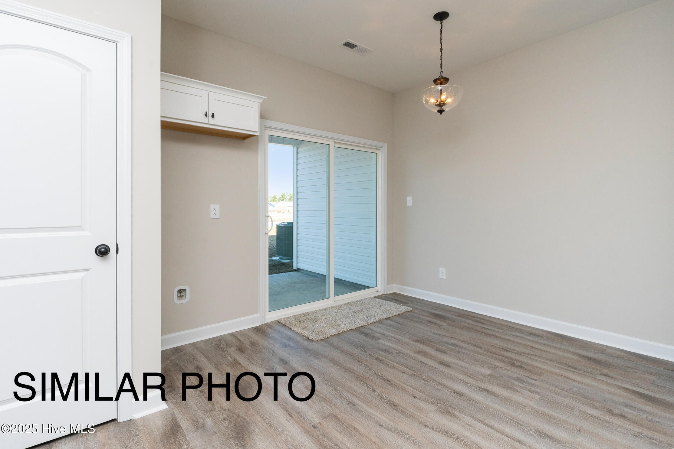 100537958 | Photo 12